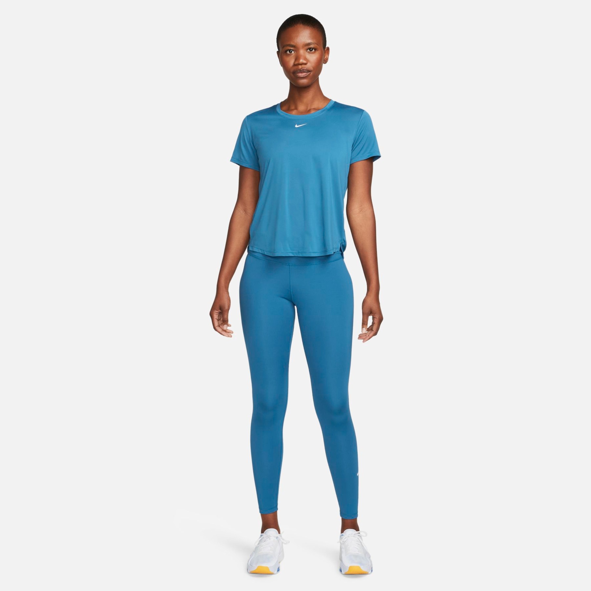 Camiseta Nike Dri-FIT One Feminina - Foto 5