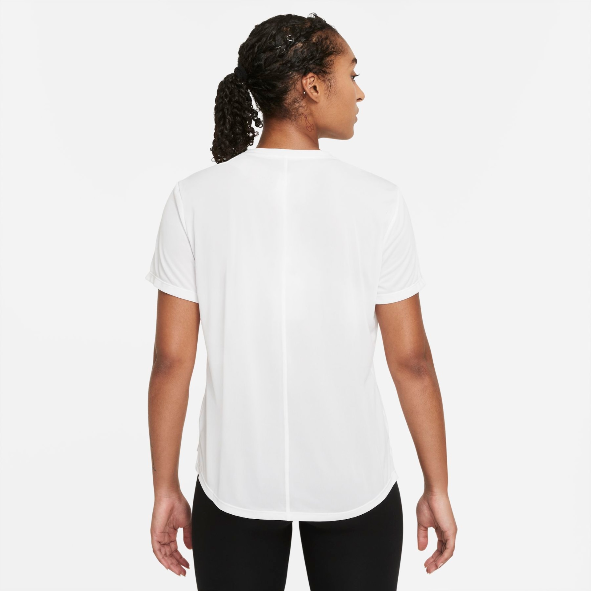 Camiseta Nike Dri-FIT One Feminina - Foto 2