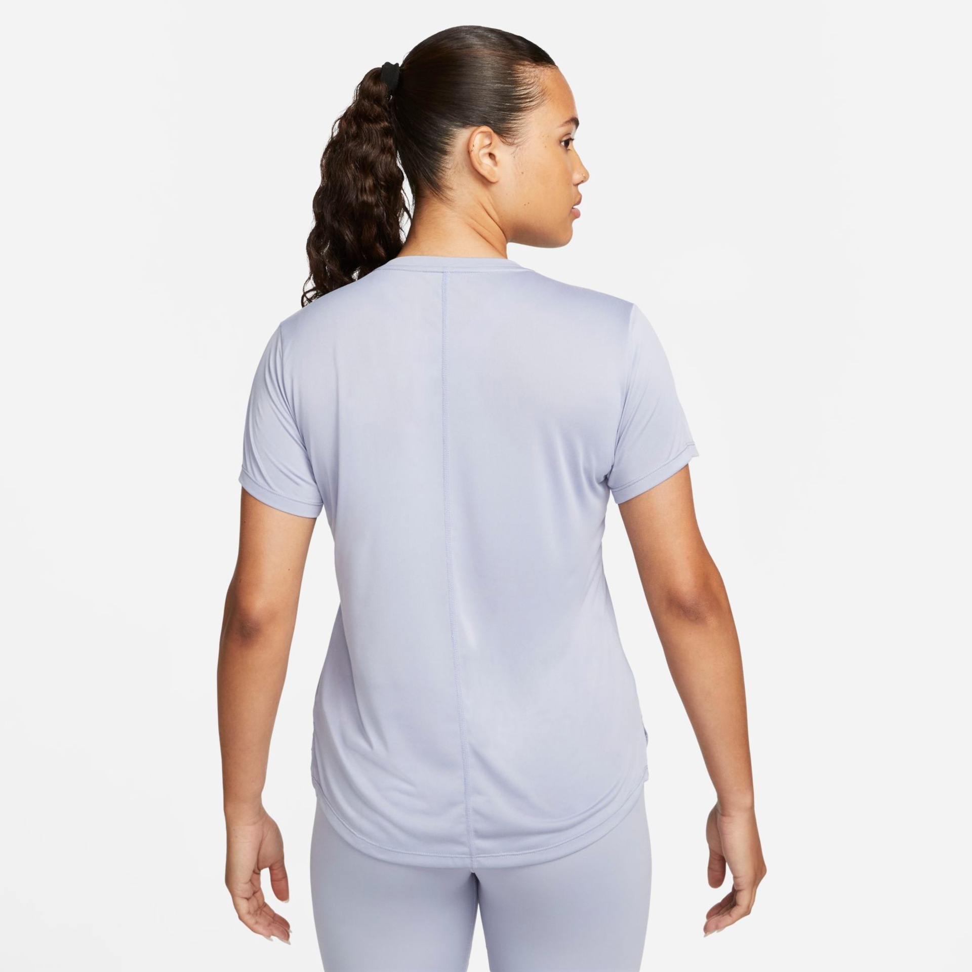 Camiseta Nike Dri-FIT One Feminina - Foto 2