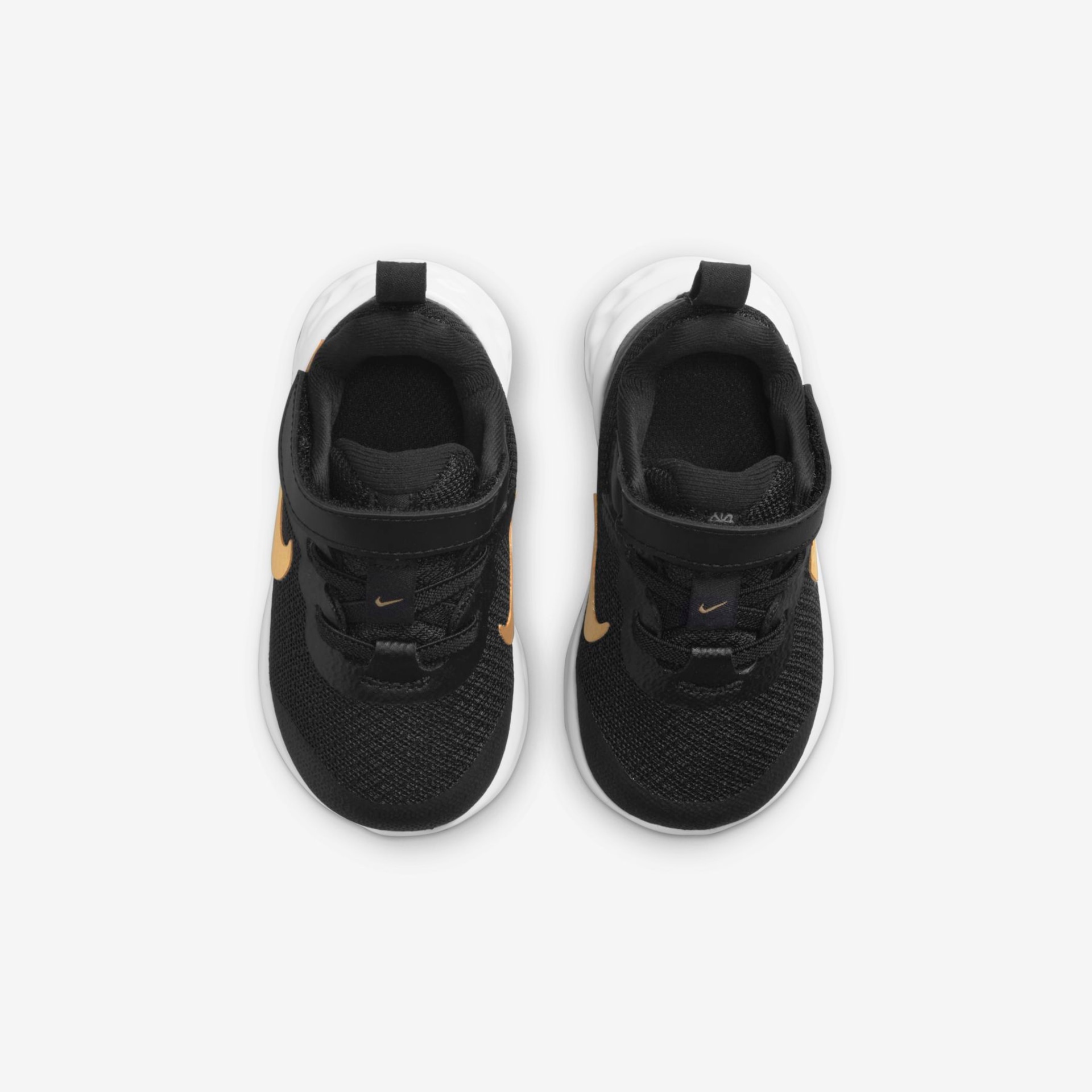 Tênis Nike Revolution 6 Infantil - Foto 4