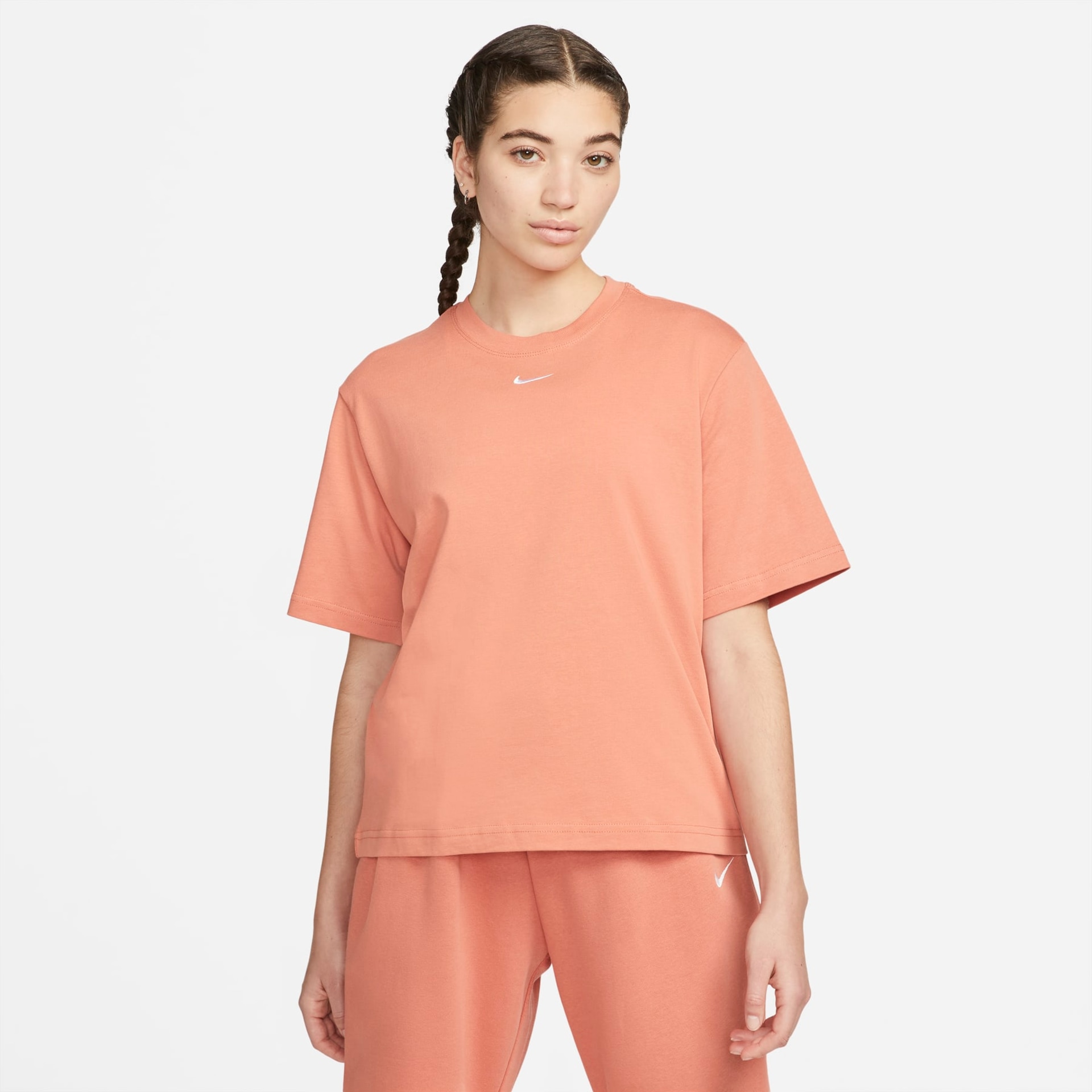 Camiseta Nike One Luxe Essential Feminina - Faz a Boa!