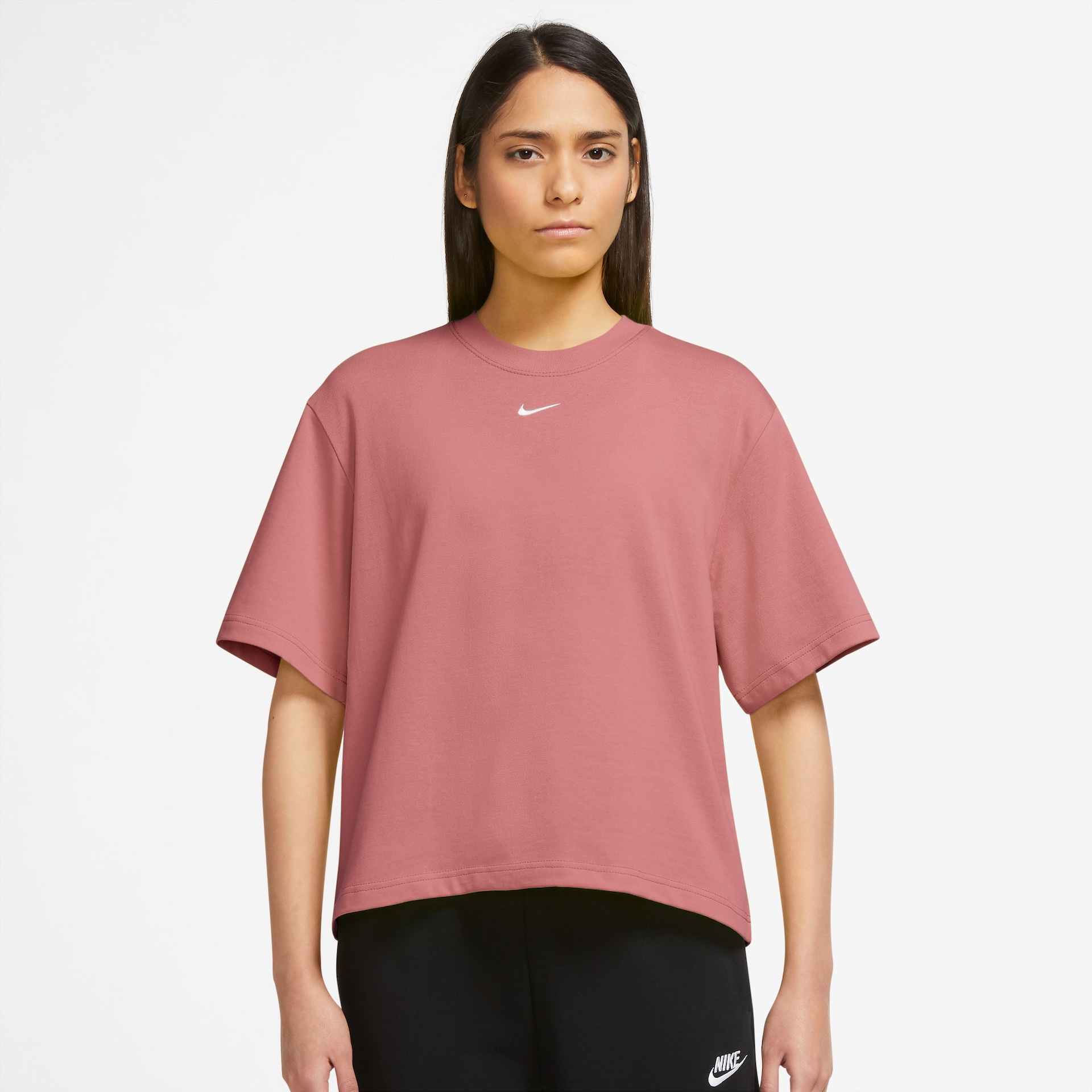 Camiseta Nike Sportswear Essentials Feminina - Foto 1