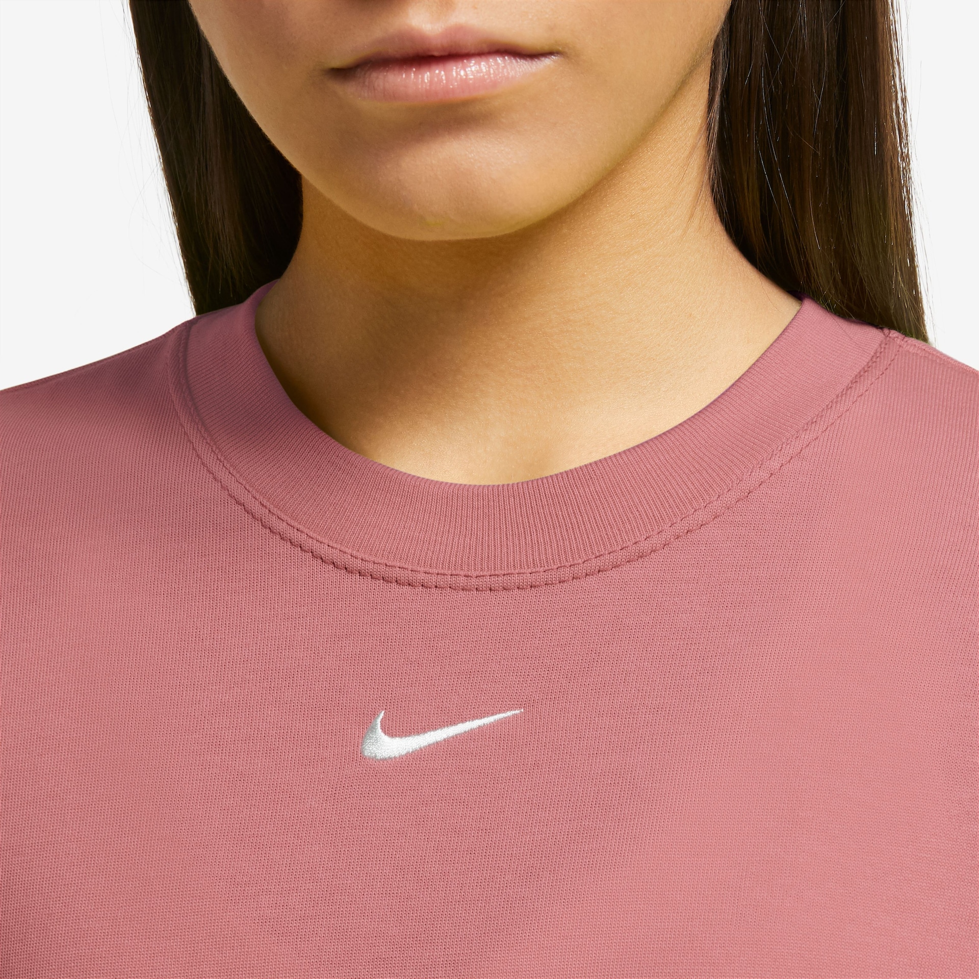 Camiseta Nike Sportswear Essentials Feminina - Foto 3