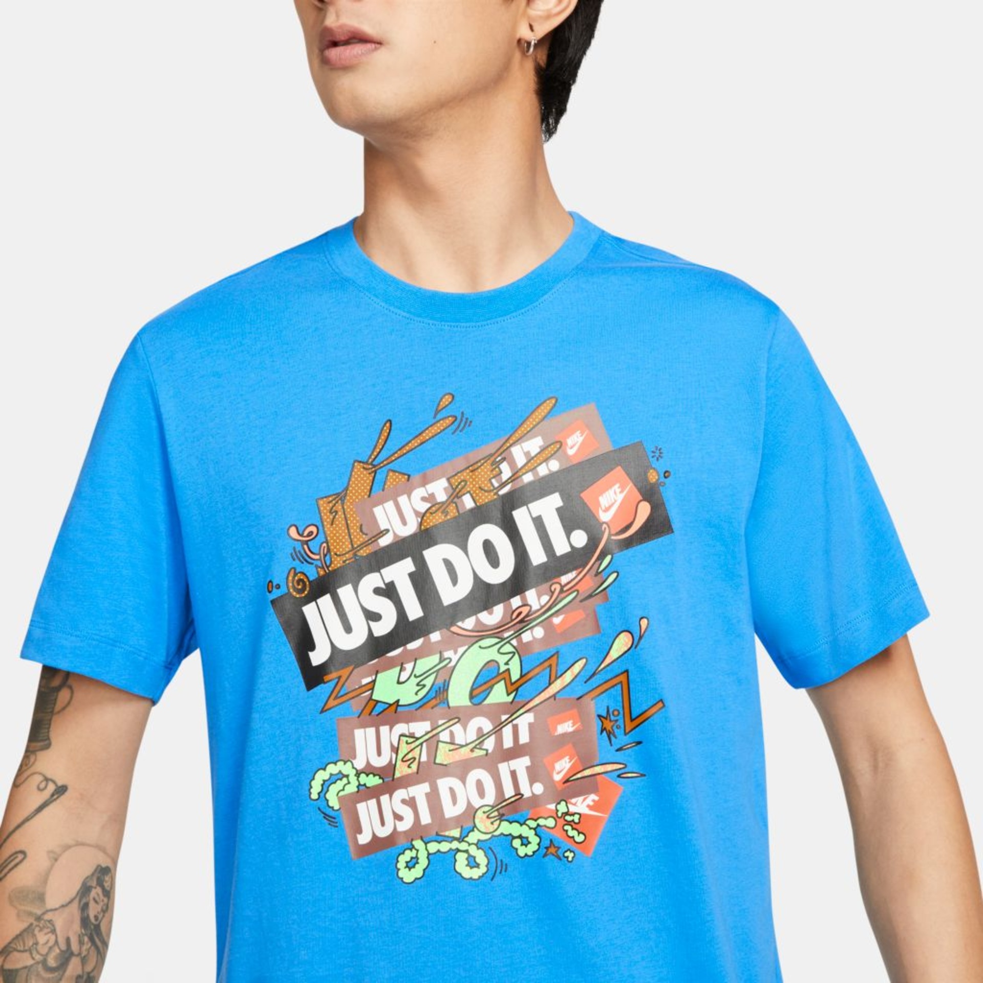 Camiseta Nike Sportswear Masculina - Foto 3