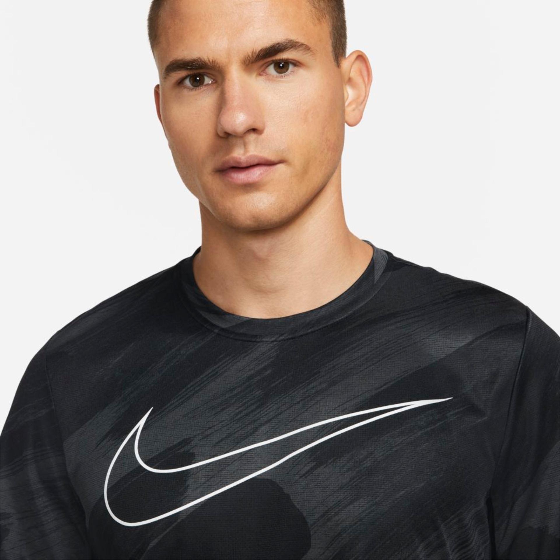Camiseta Nike Pro Dri-FIT SuperSet Sport Clash Masculina - Foto 3