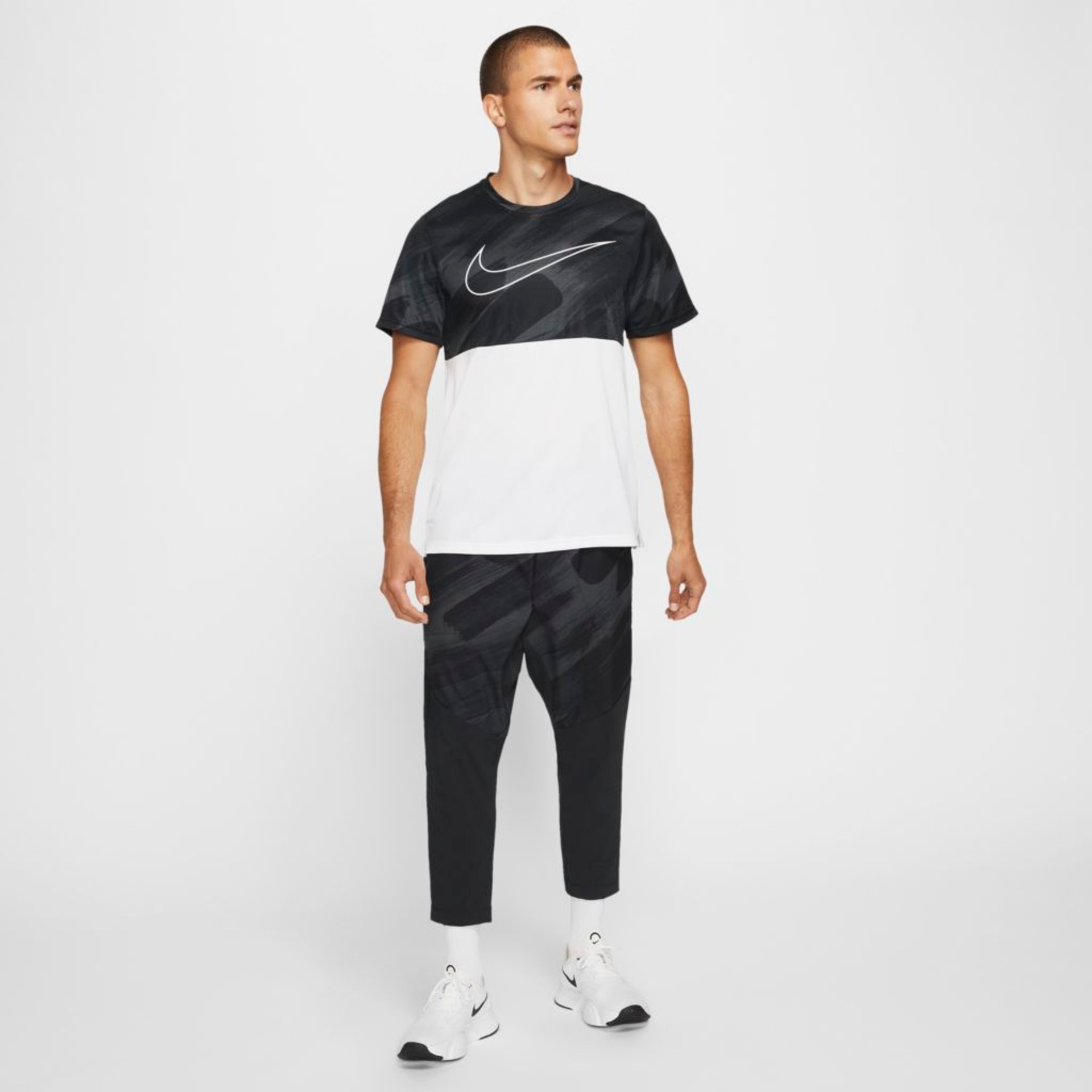 Camiseta Nike Pro Dri-FIT SuperSet Sport Clash Masculina - Foto 5