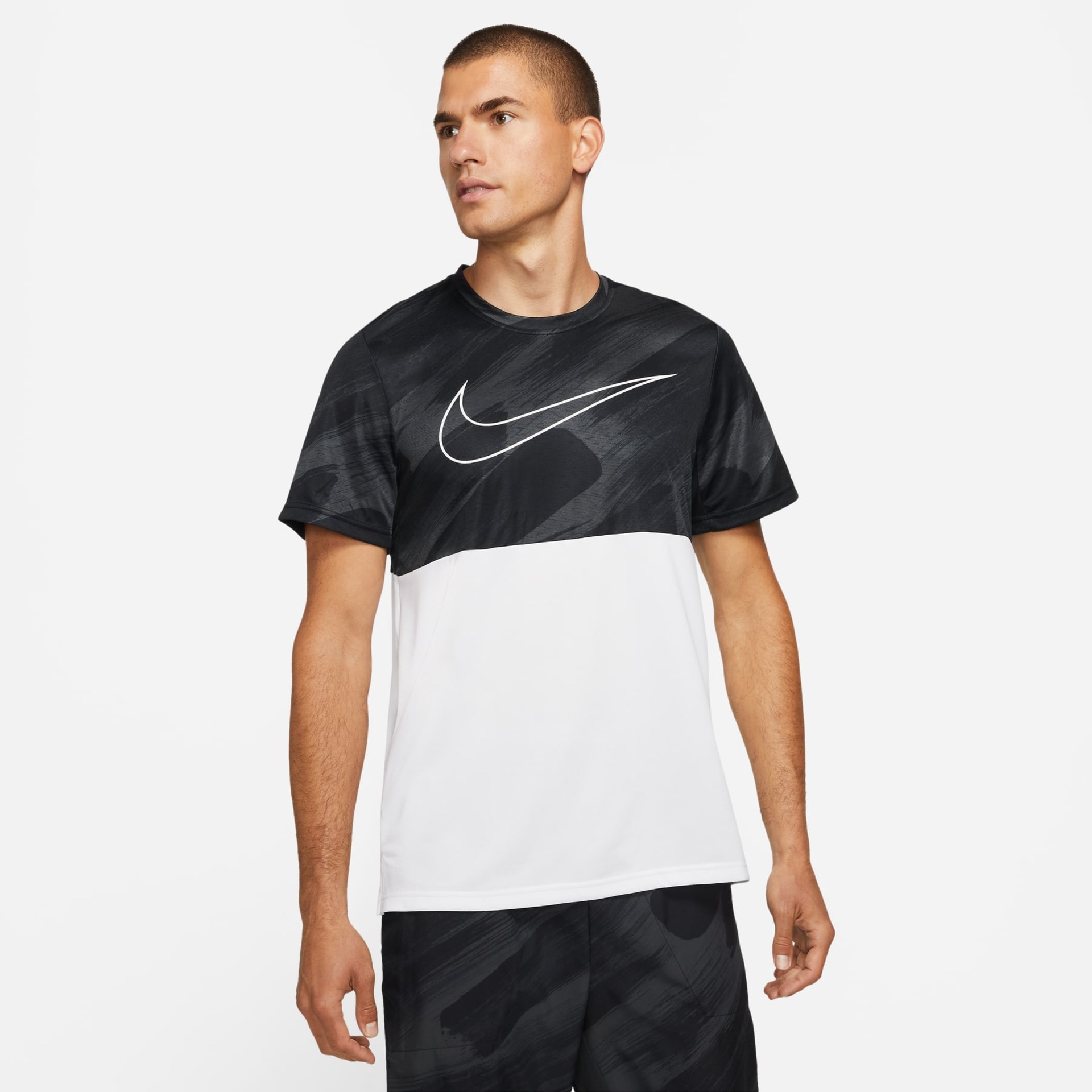 Camiseta Nike Pro Dri-FIT SuperSet Sport Clash Masculina - Foto 1