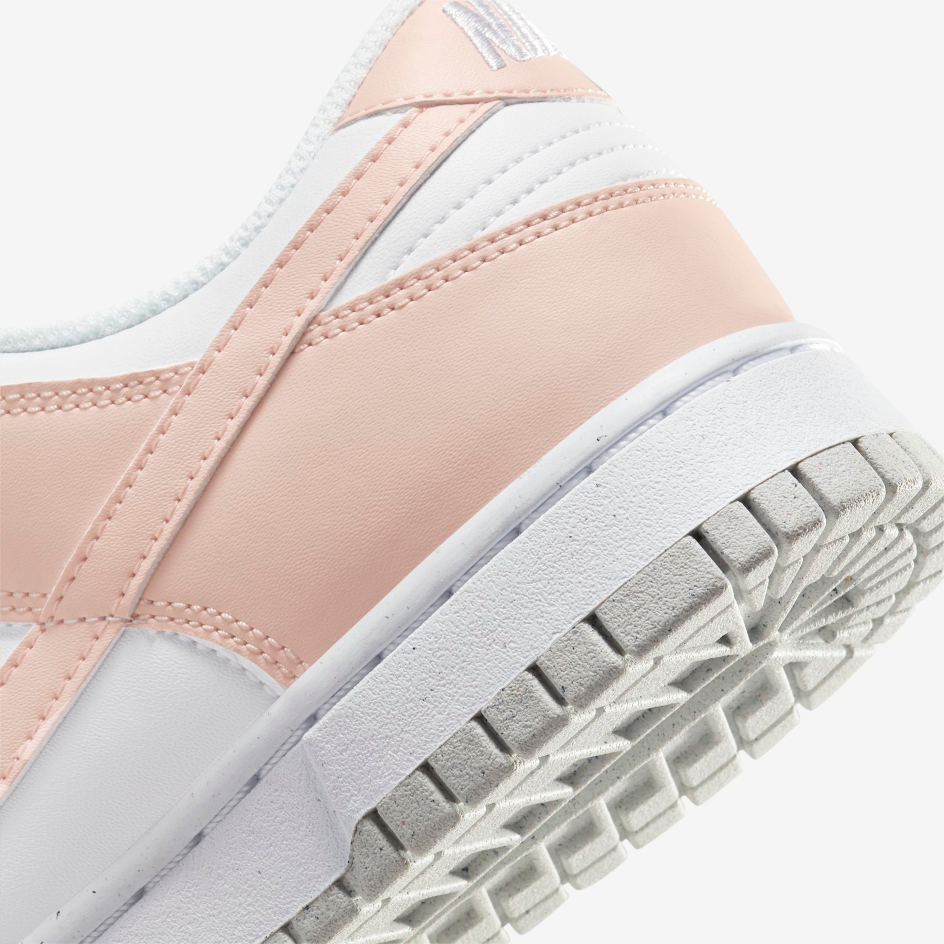 Tênis Nike Dunk Low Next Nature Feminino - Foto 8