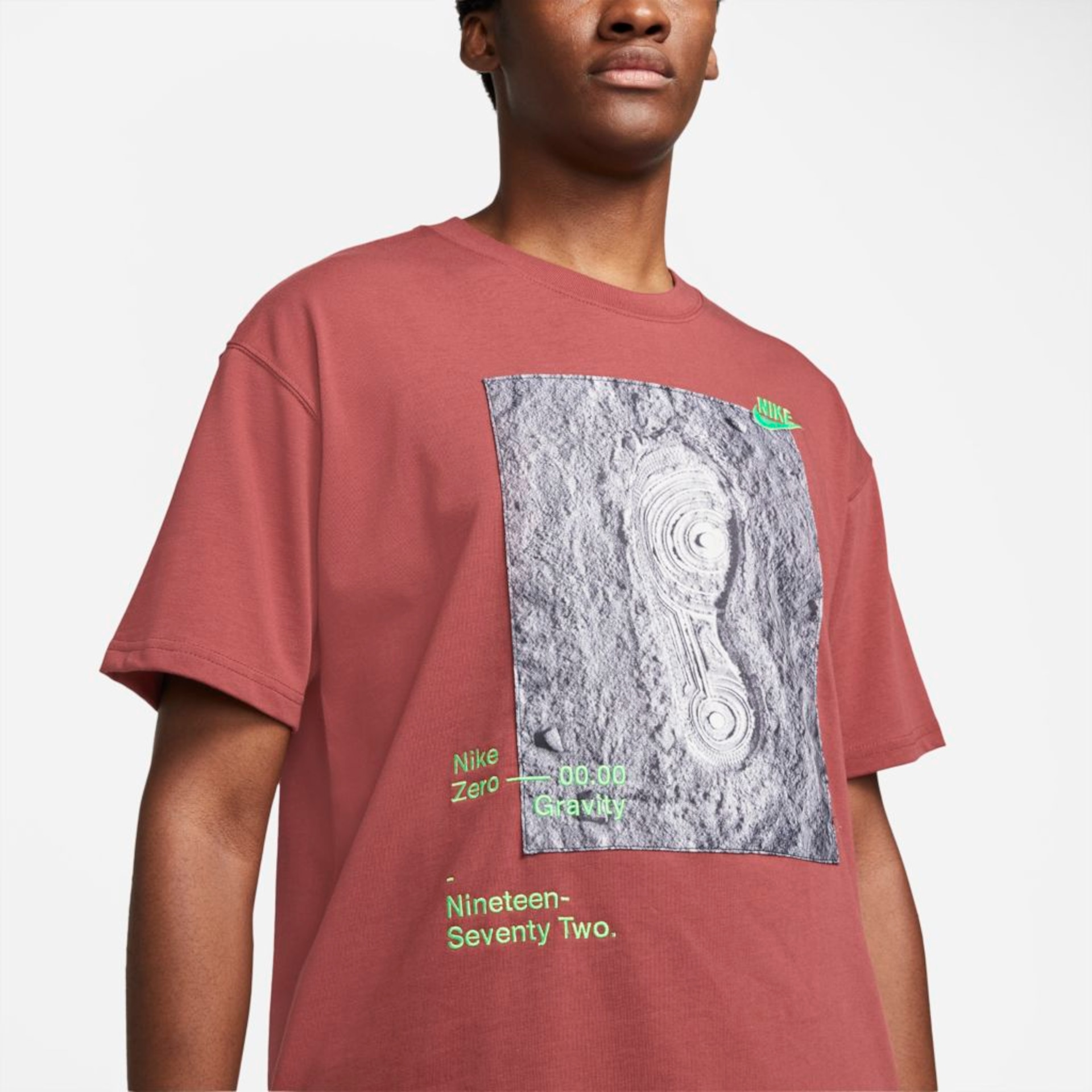 Camiseta Nike Sportswear Masculina - Foto 3