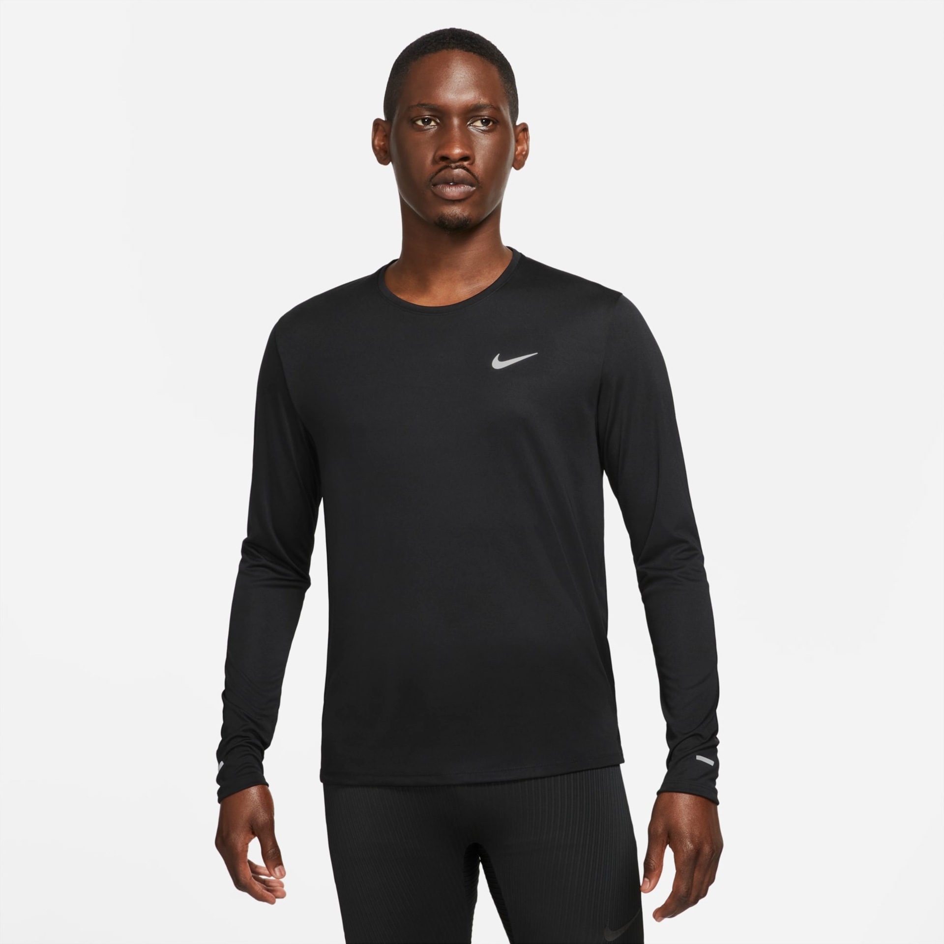 Camiseta Nike Dri-FIT UV Miler Masculina - Foto 1