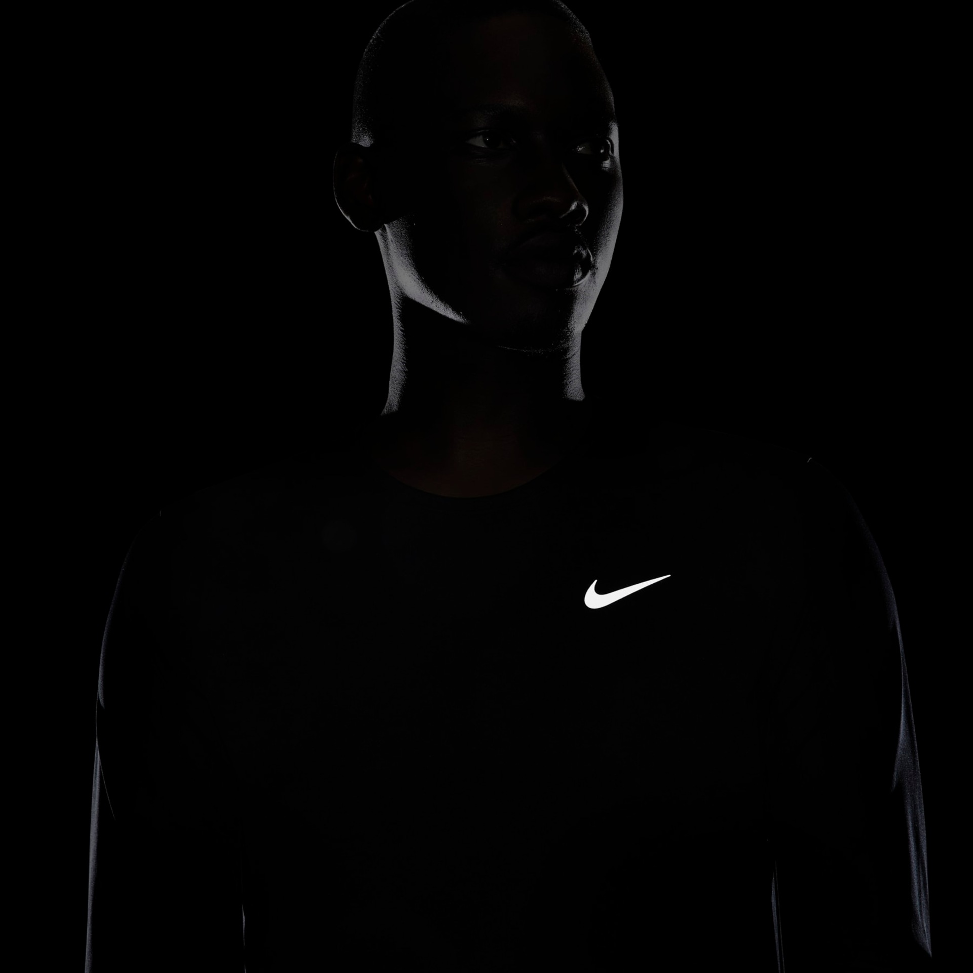 Camiseta Nike Dri-FIT UV Miler Masculina - Foto 5