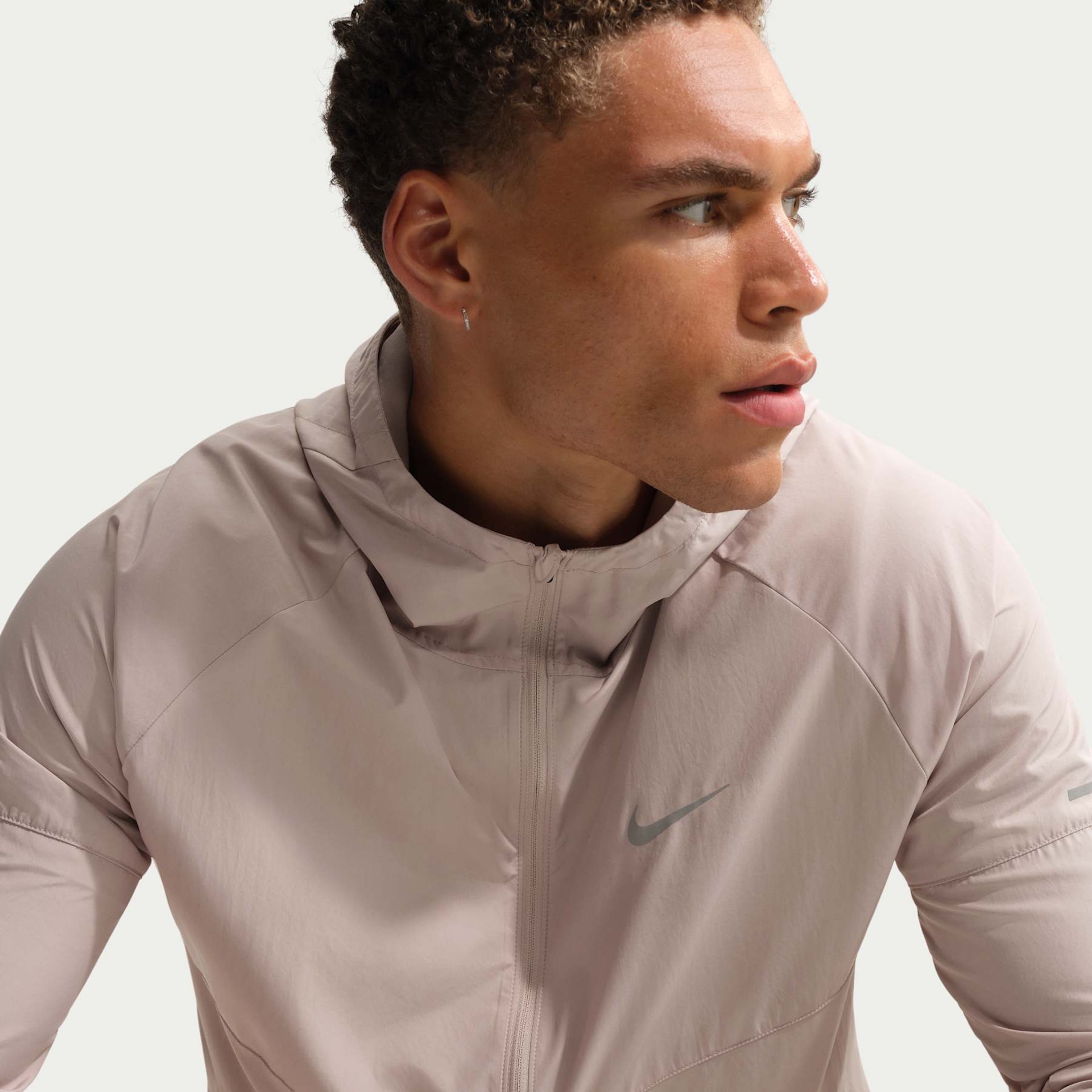 Jaqueta Nike Repel Miler Masculina - Foto 3