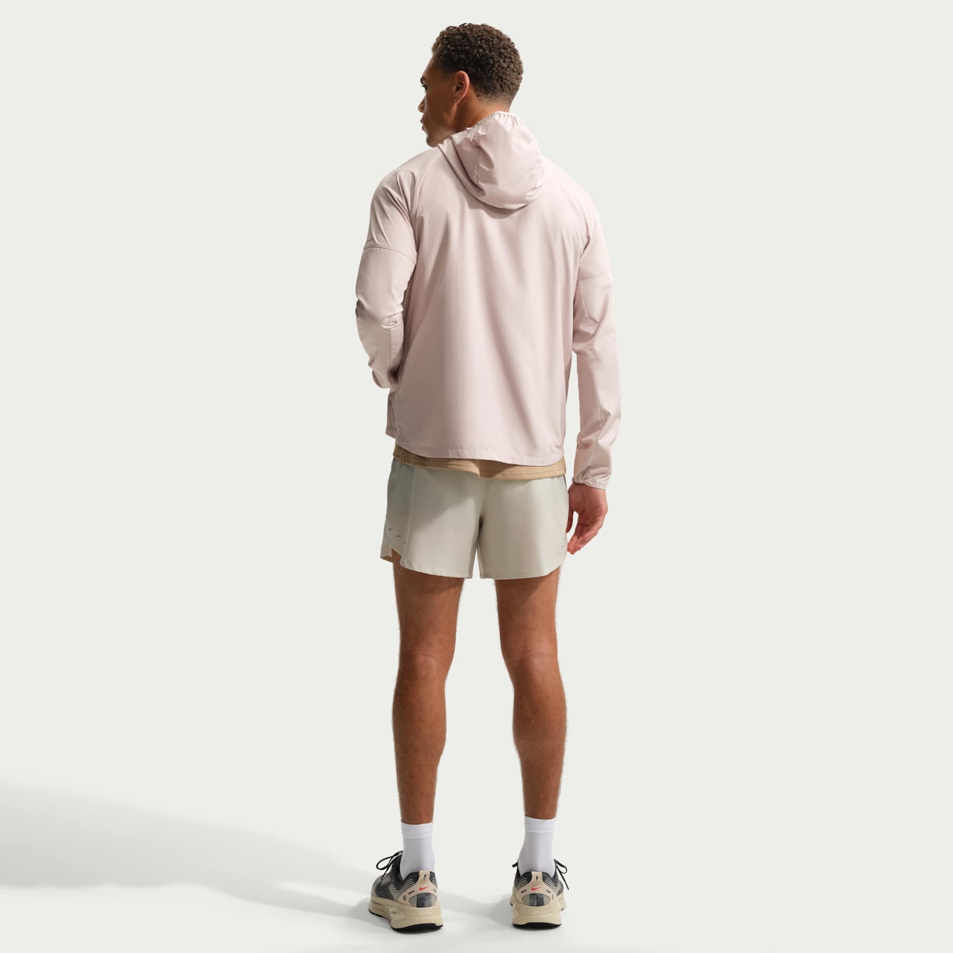 Jaqueta Nike Repel Miler Masculina - Foto 5