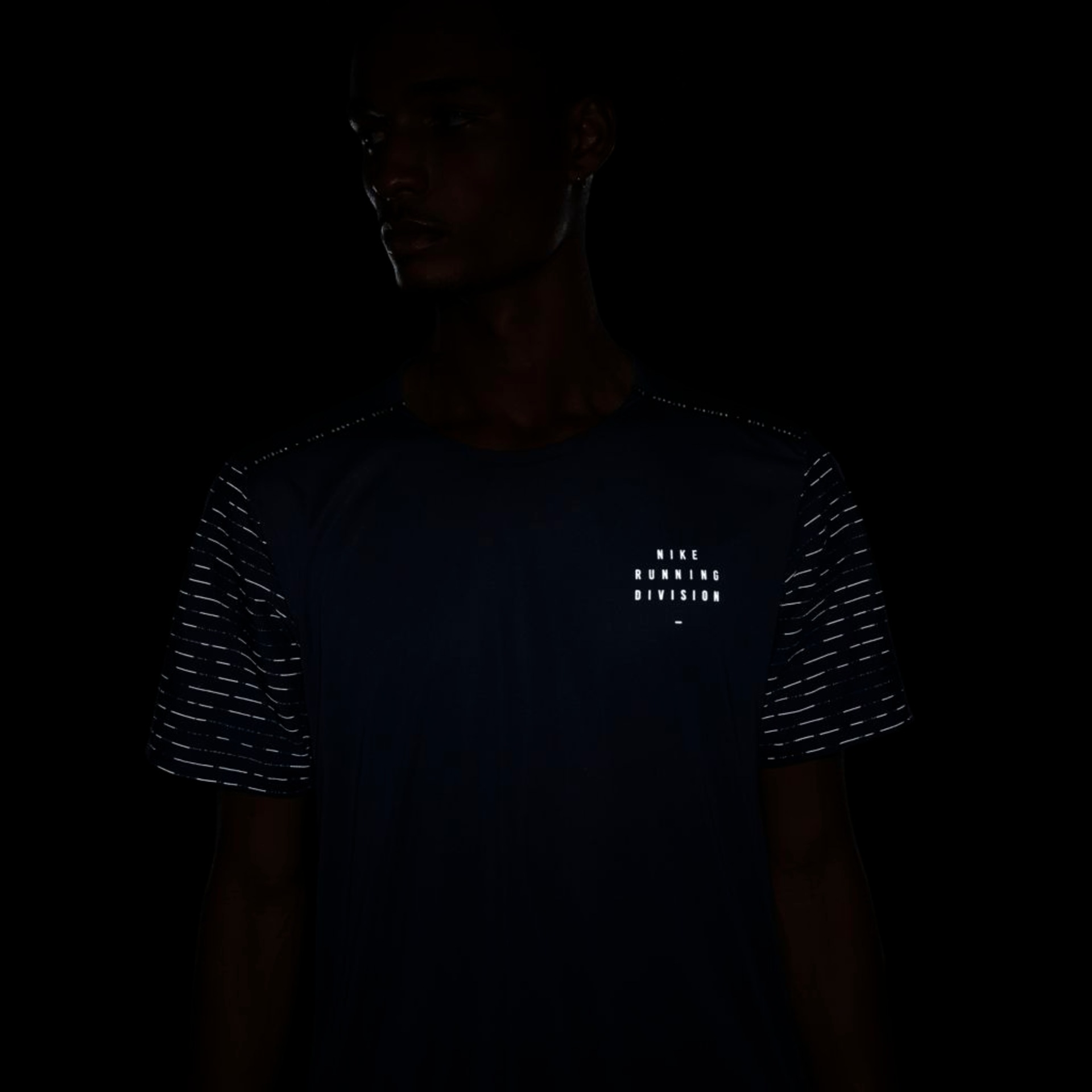 Camiseta Nike Dri-FIT Rise 365 Run Division Masculina - Foto 8