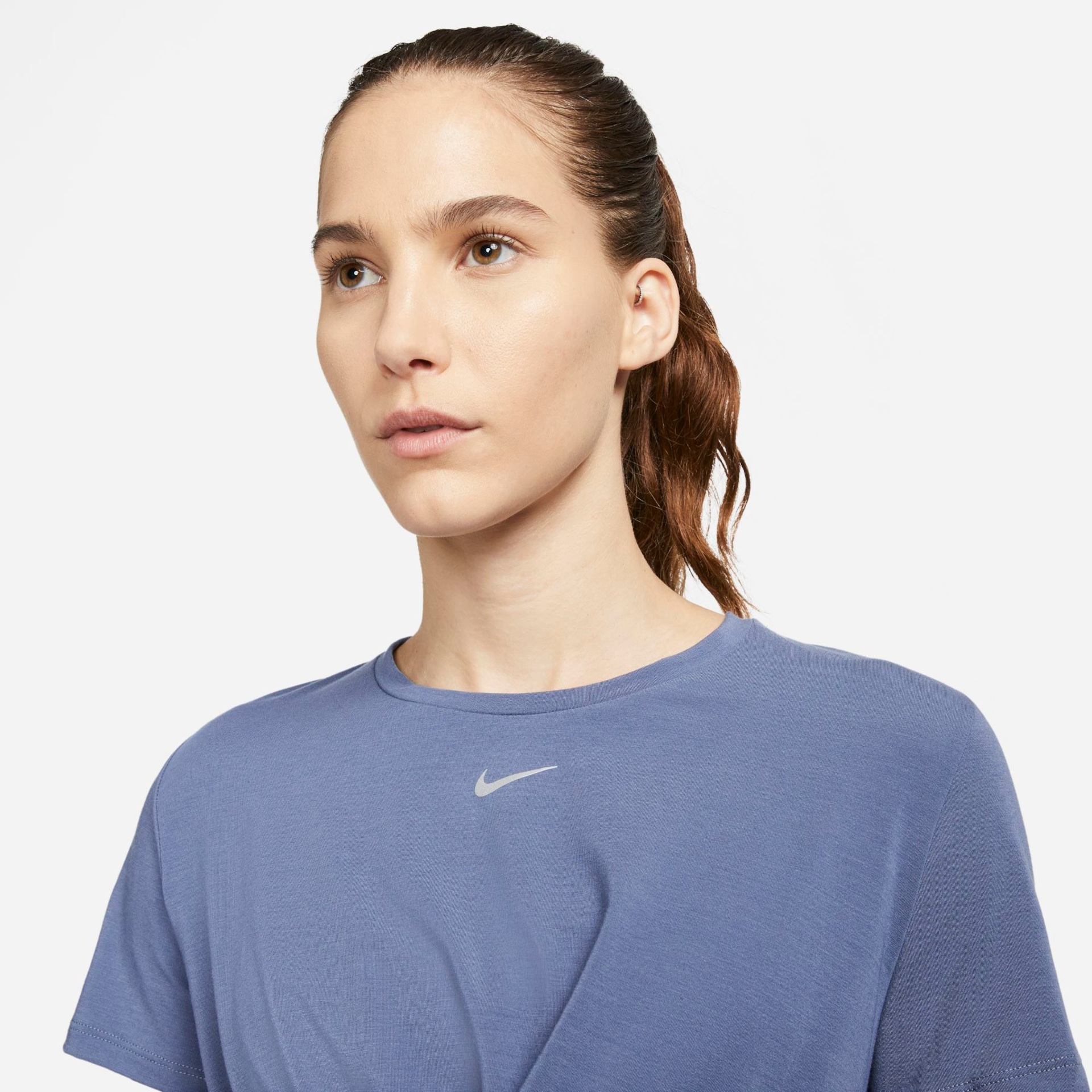 Camiseta Nike Dri-FIT One Luxe Feminina - Foto 3