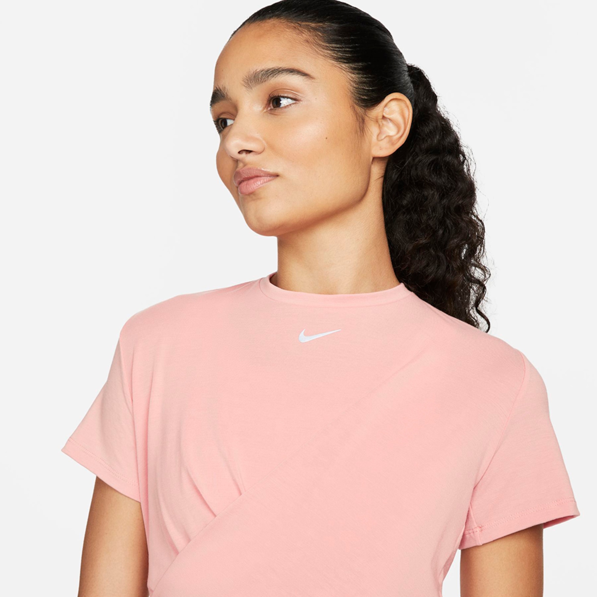 Camiseta Nike Dri-FIT One Luxe Feminina - Foto 3