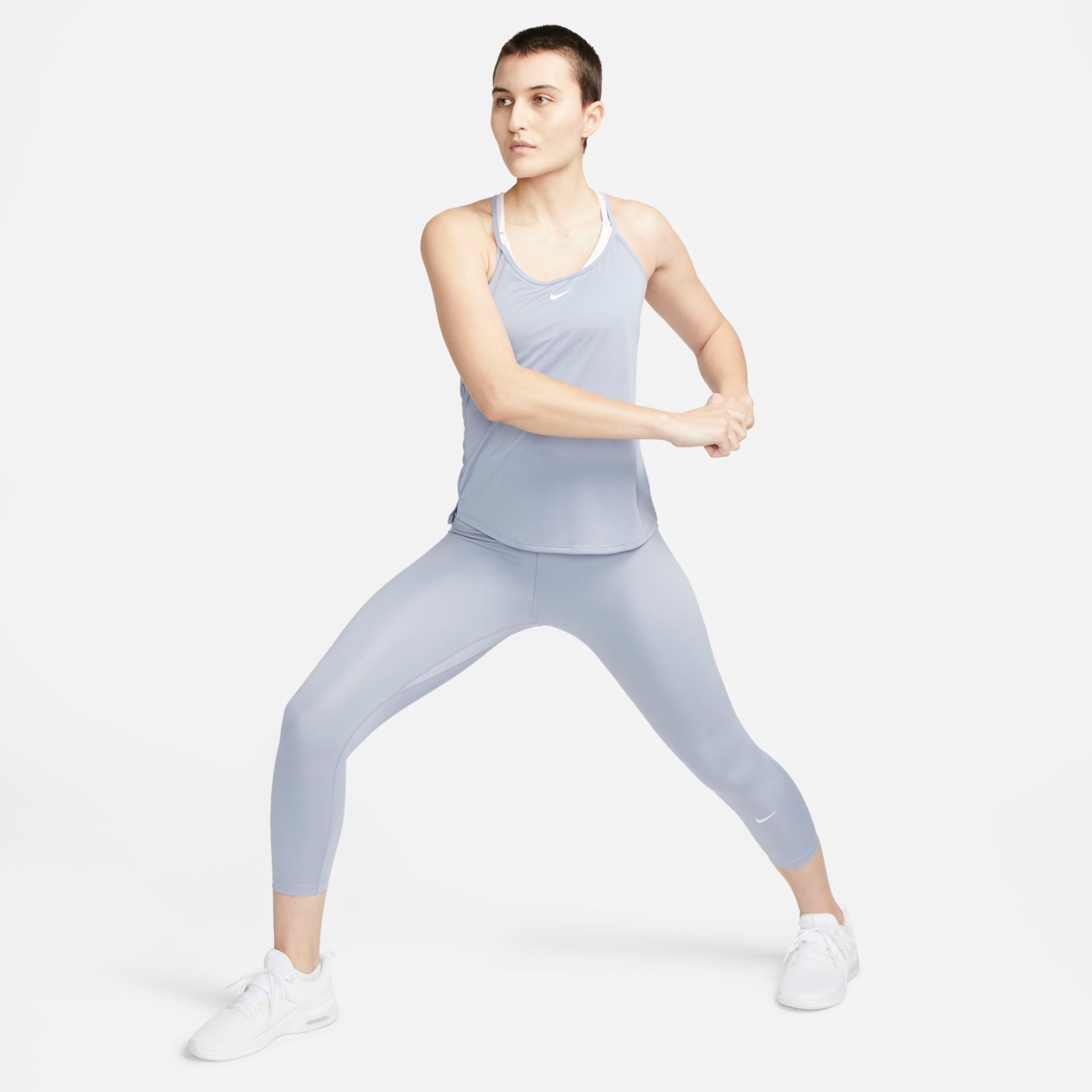 Regata Nike Dri-FIT One Elastika Feminina - Foto 6