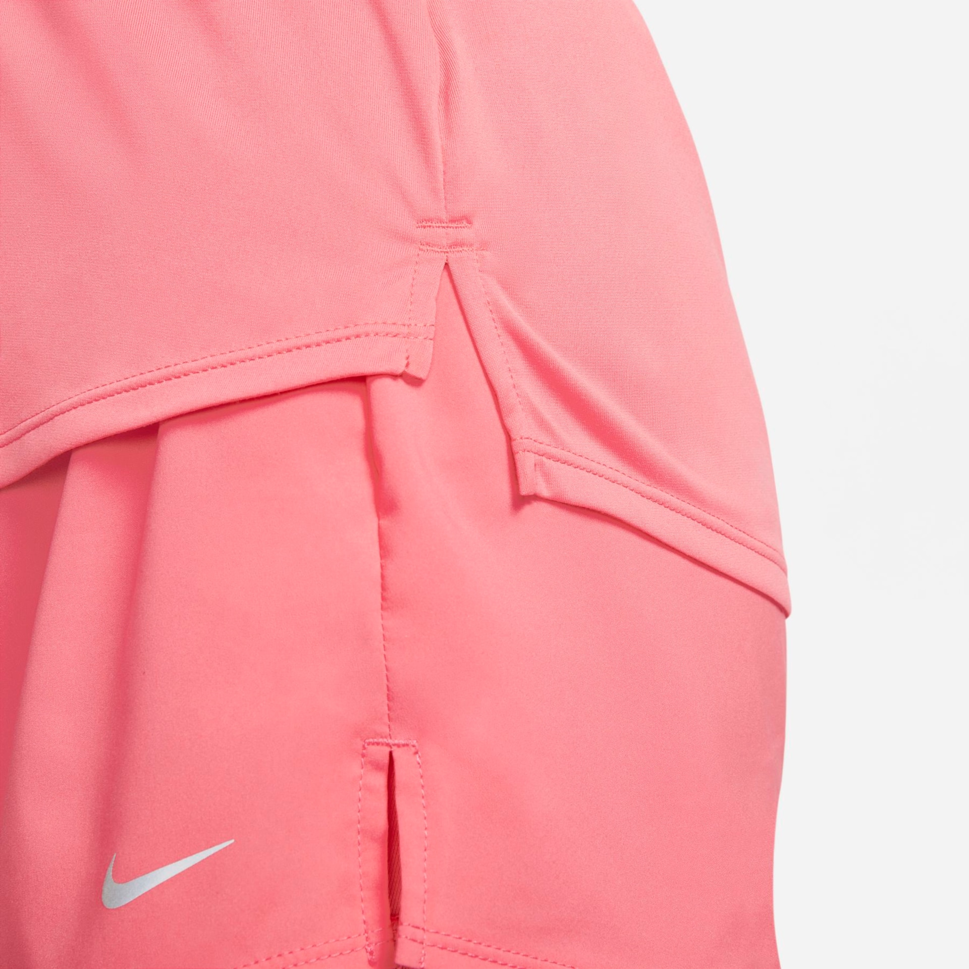 Regata Nike Dri-FIT One Elastika Feminina - Foto 4