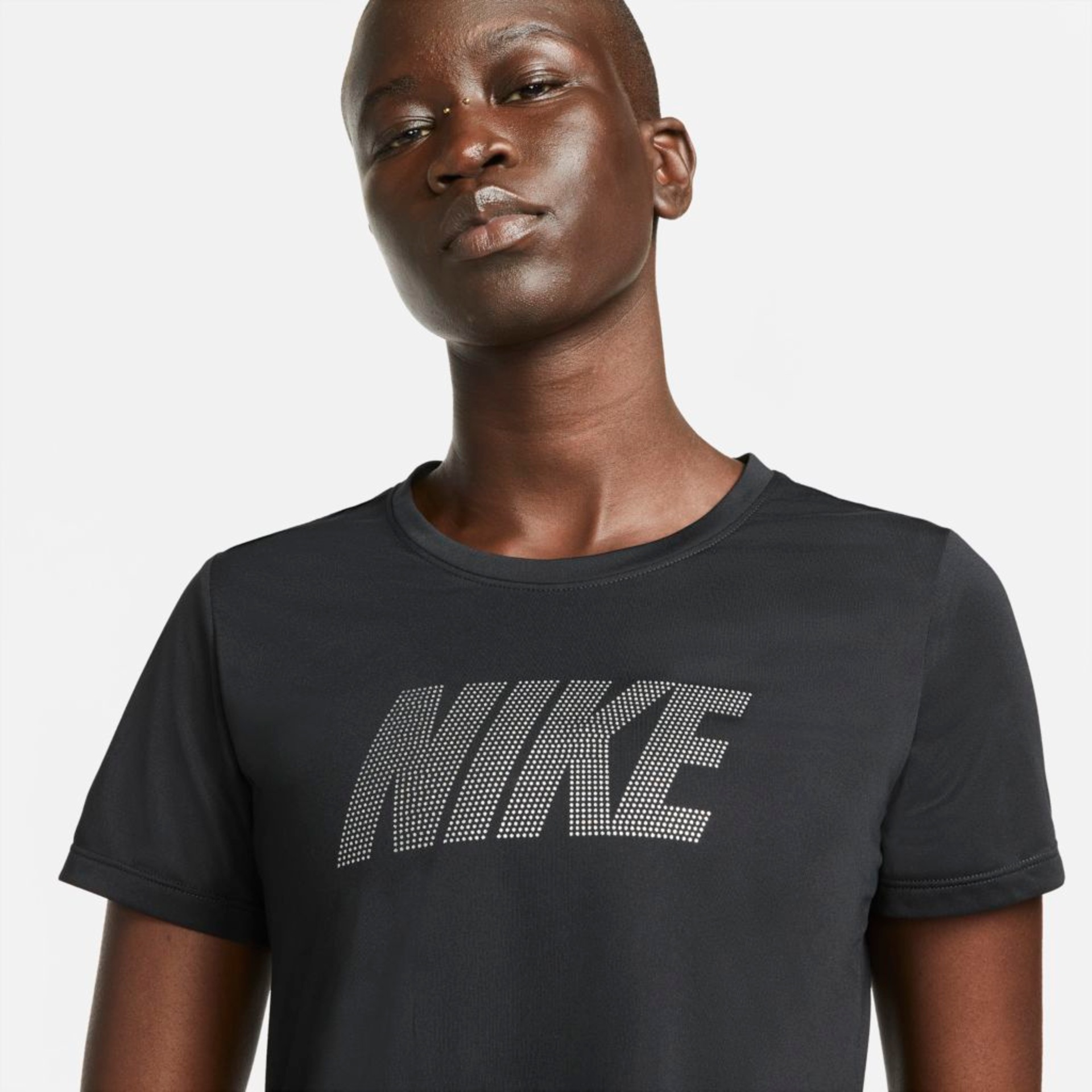 Camiseta Nike Dri-FIT One Feminina - Foto 3