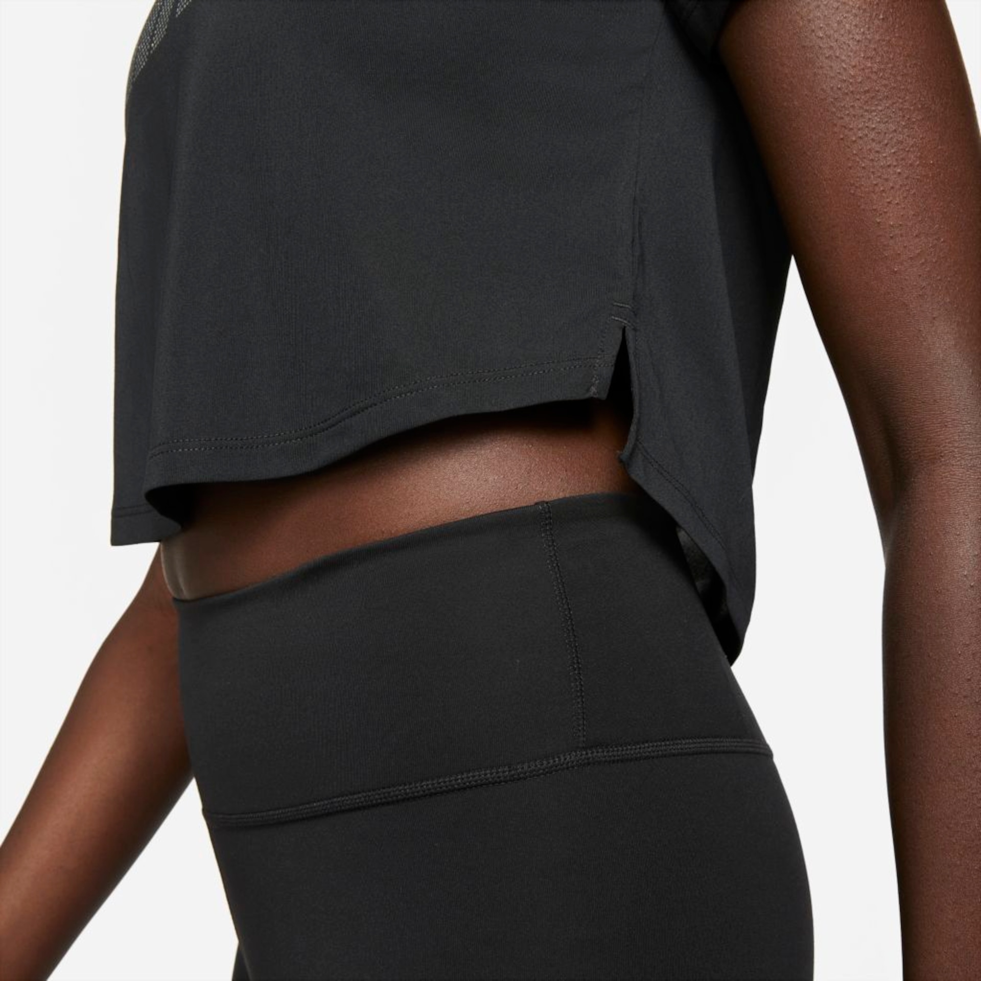 Camiseta Nike Dri-FIT One Feminina - Foto 5
