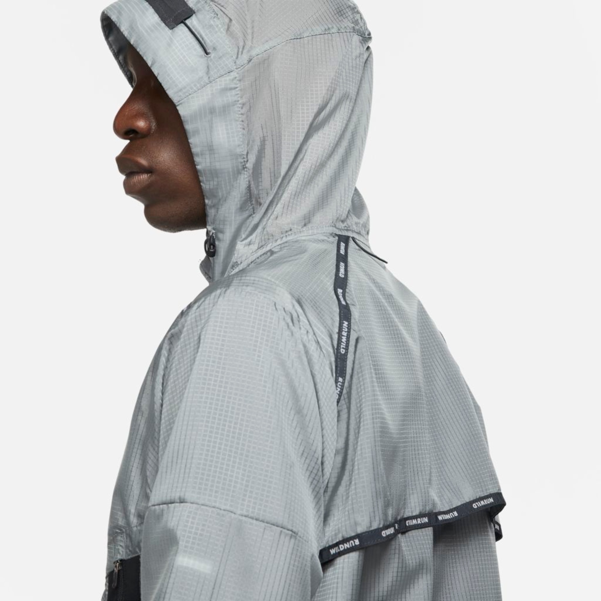 Jaqueta Nike Repel Wild Run Windrunner Masculina - Foto 4