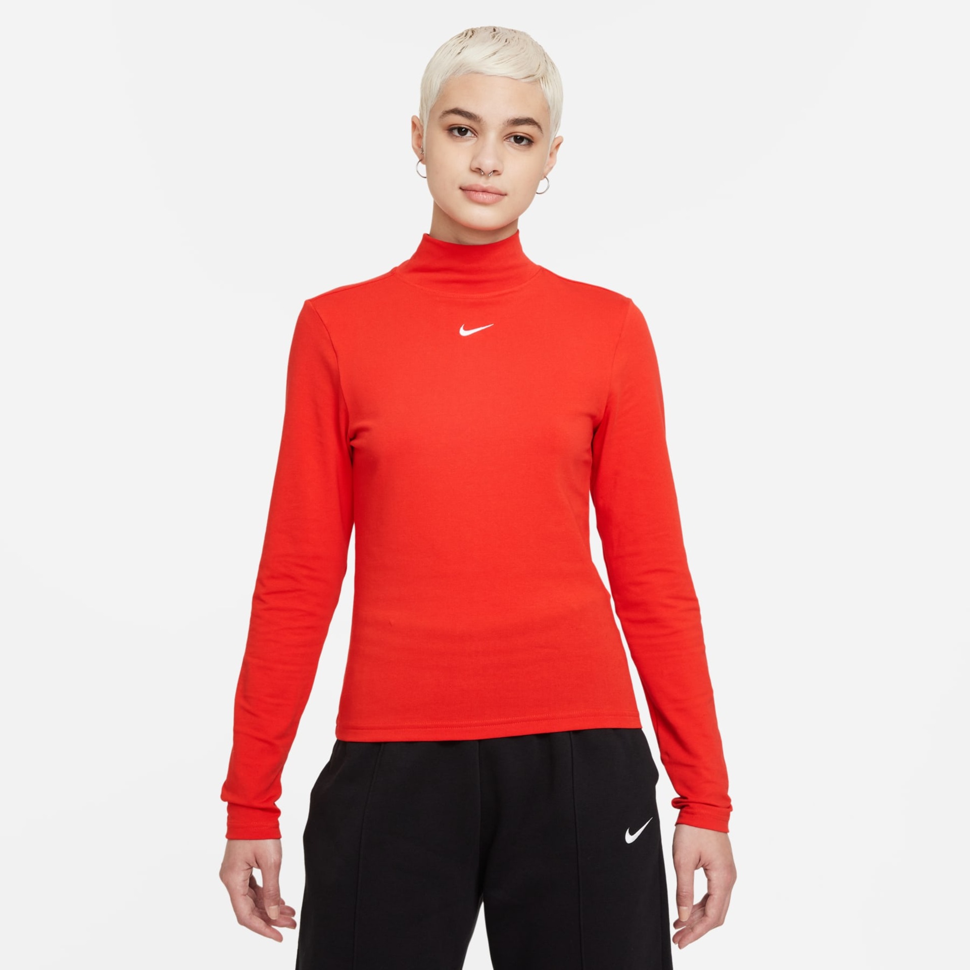 Camiseta Nike Sportswear Collection Essentials Feminina - Foto 1
