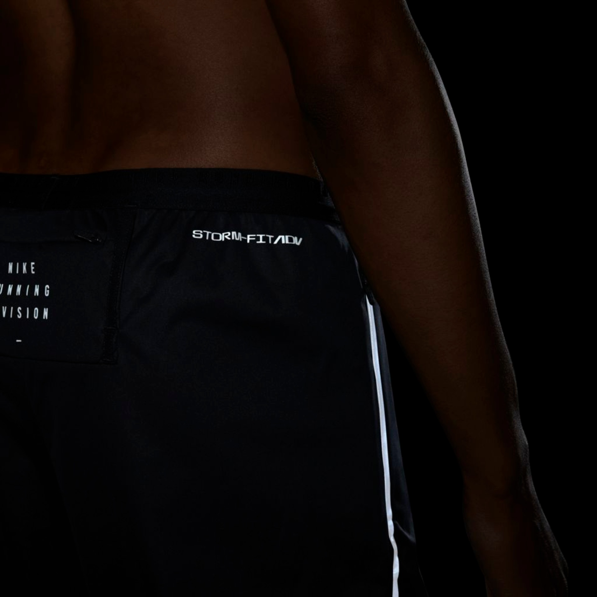 Calça Nike Storm-FIT ADV Run Division Masculina - Foto 8