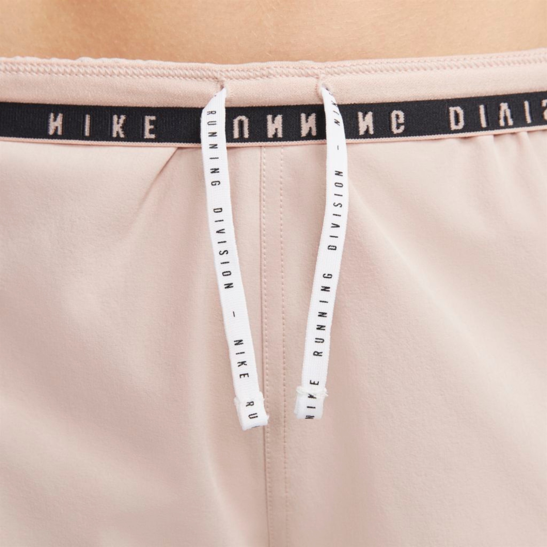 Shorts Nike Dri-FIT Run Division Tempo Luxe Feminino - Foto 5