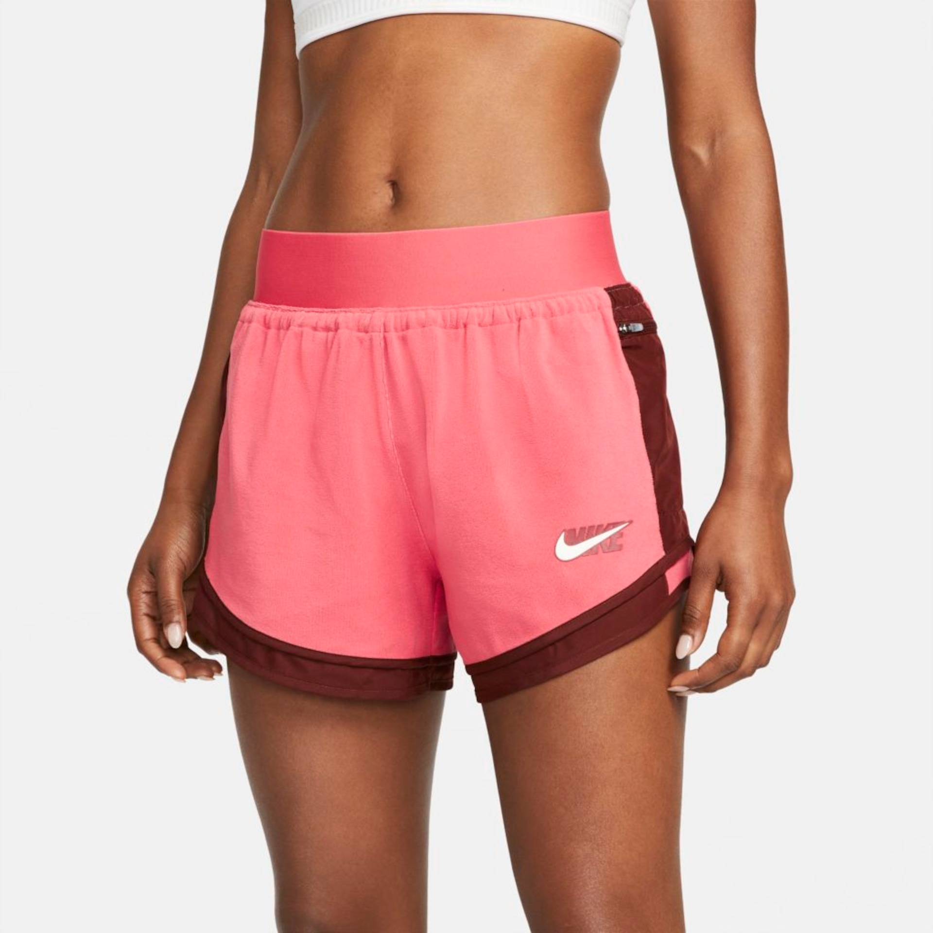 Shorts Nike Dri-FIT Icon Clash Tempo Luxe Feminino - Foto 2