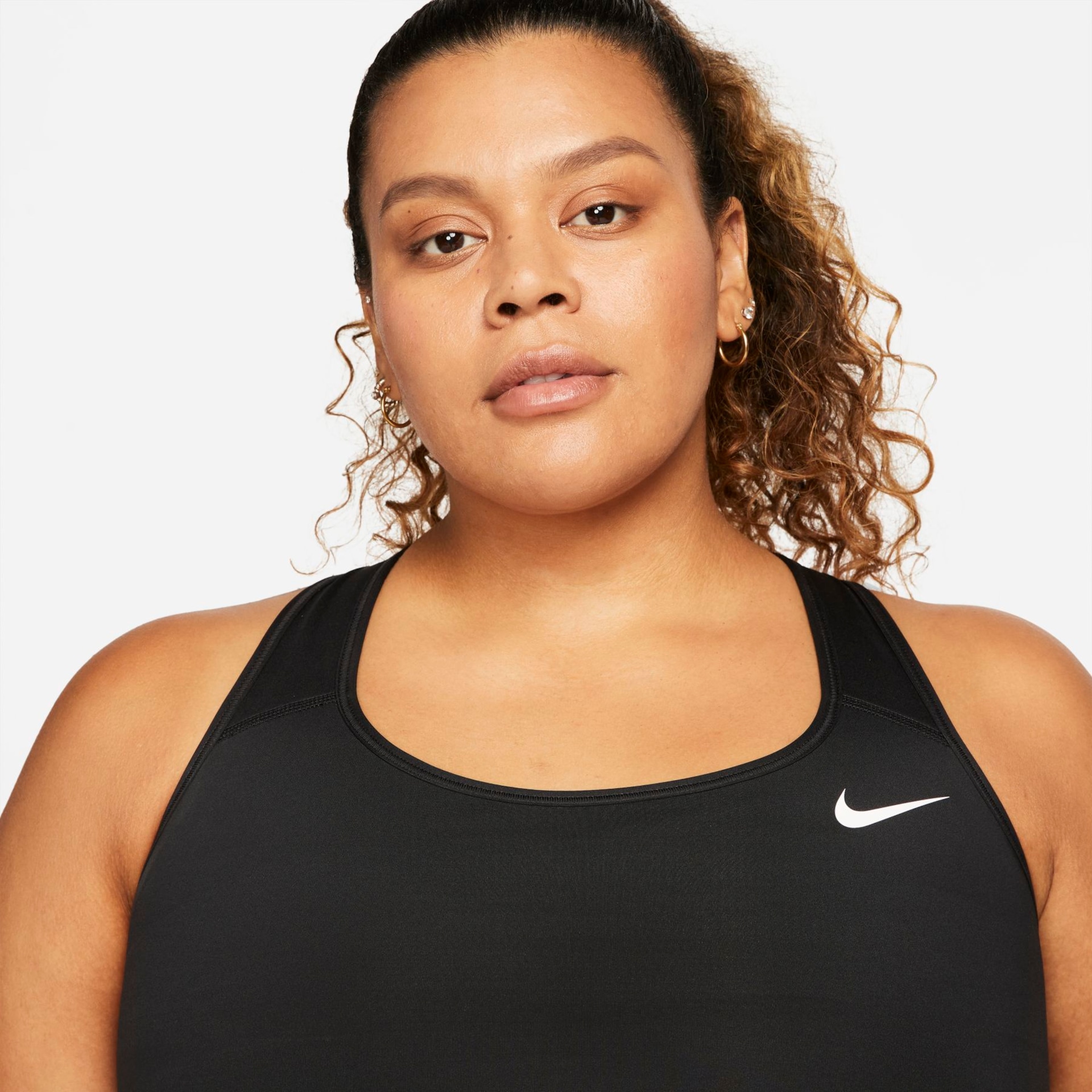 Plus Size - Top Nike Dri-FIT Swoosh Feminino - Foto 3