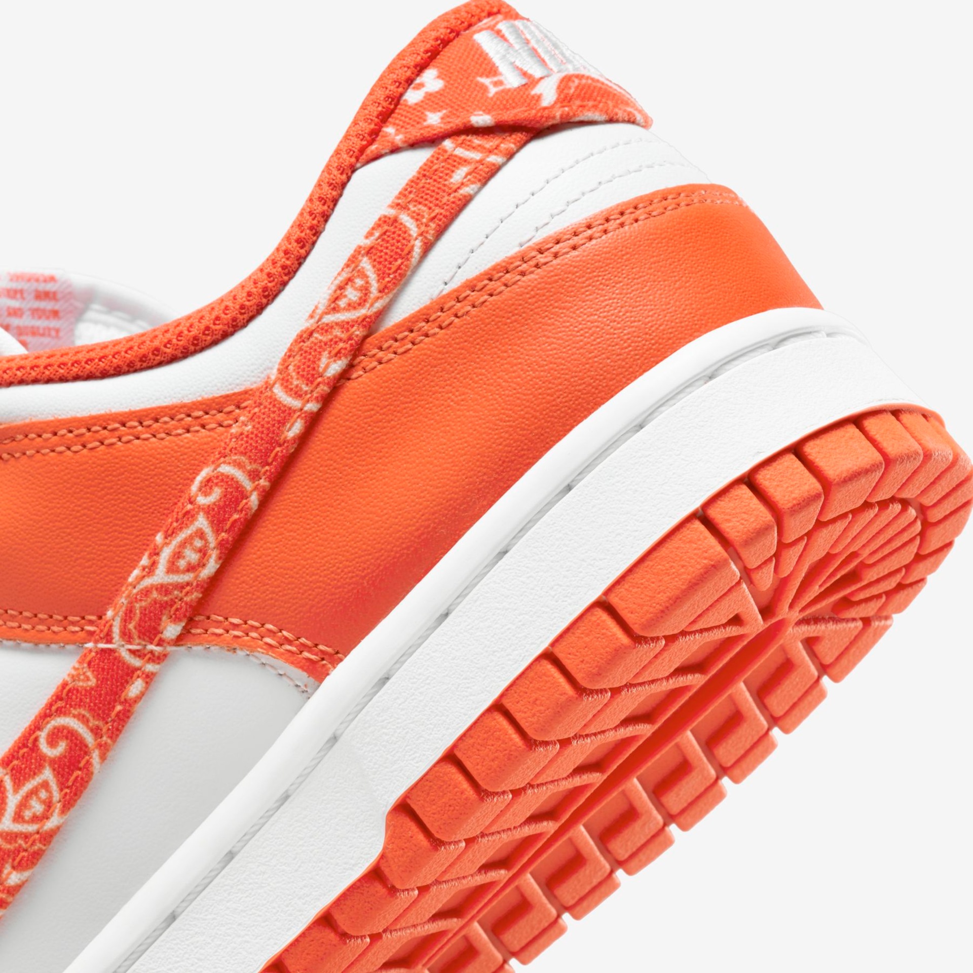 Tênis Nike Dunk Low Feminino - Foto 9