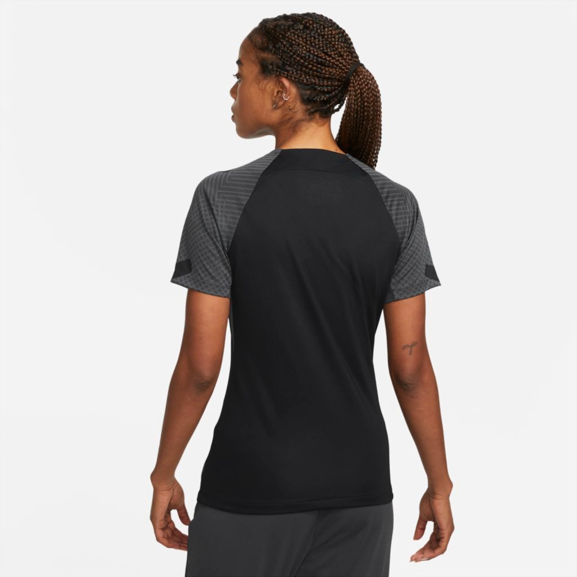 Camiseta Nike Dri-FIT Strike Feminina - Foto 2