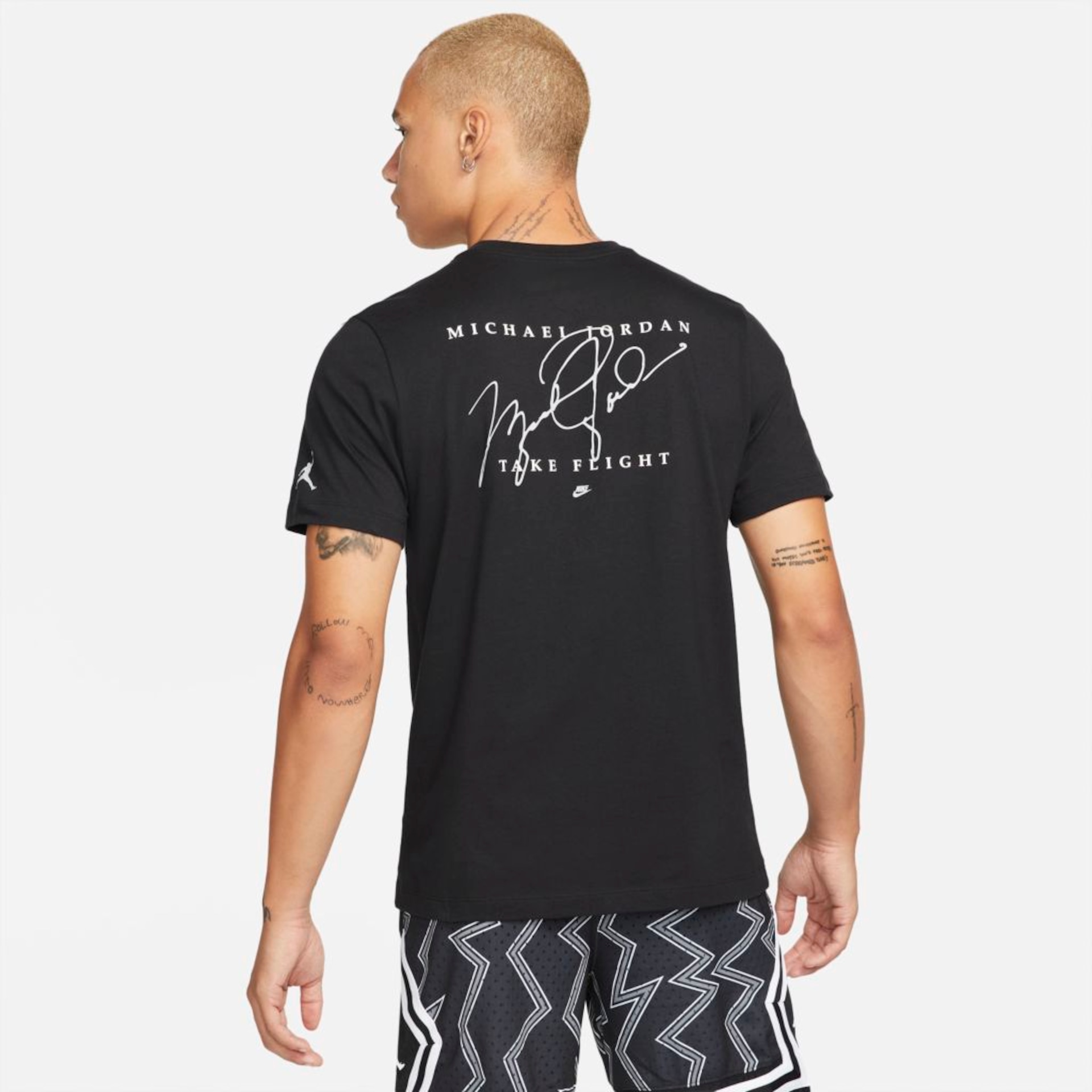 Camiseta Jordan Flight Essentials Masculina - Foto 2