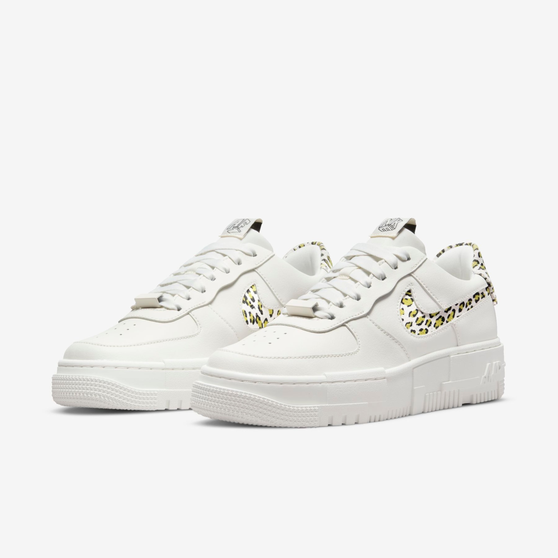 Tênis Nike Air Force 1 Pixel Feminino - Foto 5