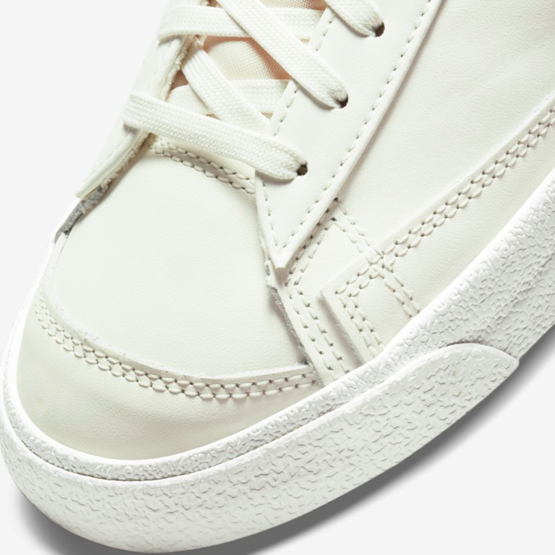 Tênis Nike Blazer Mid '77 SE Feminino - Foto 7