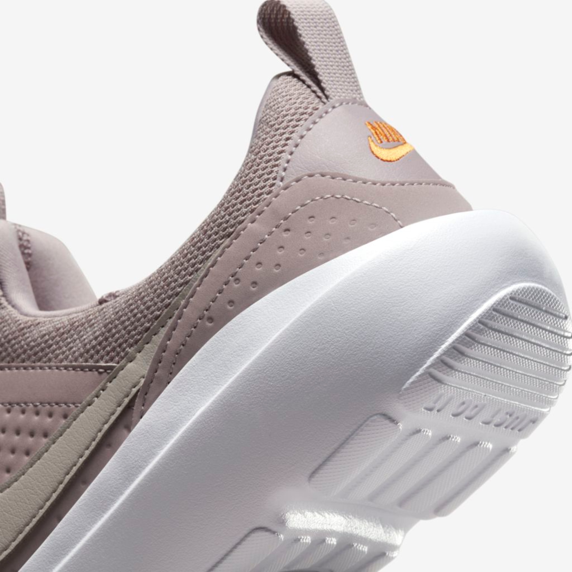 Tênis Nike AD Comfort Feminino - Foto 8