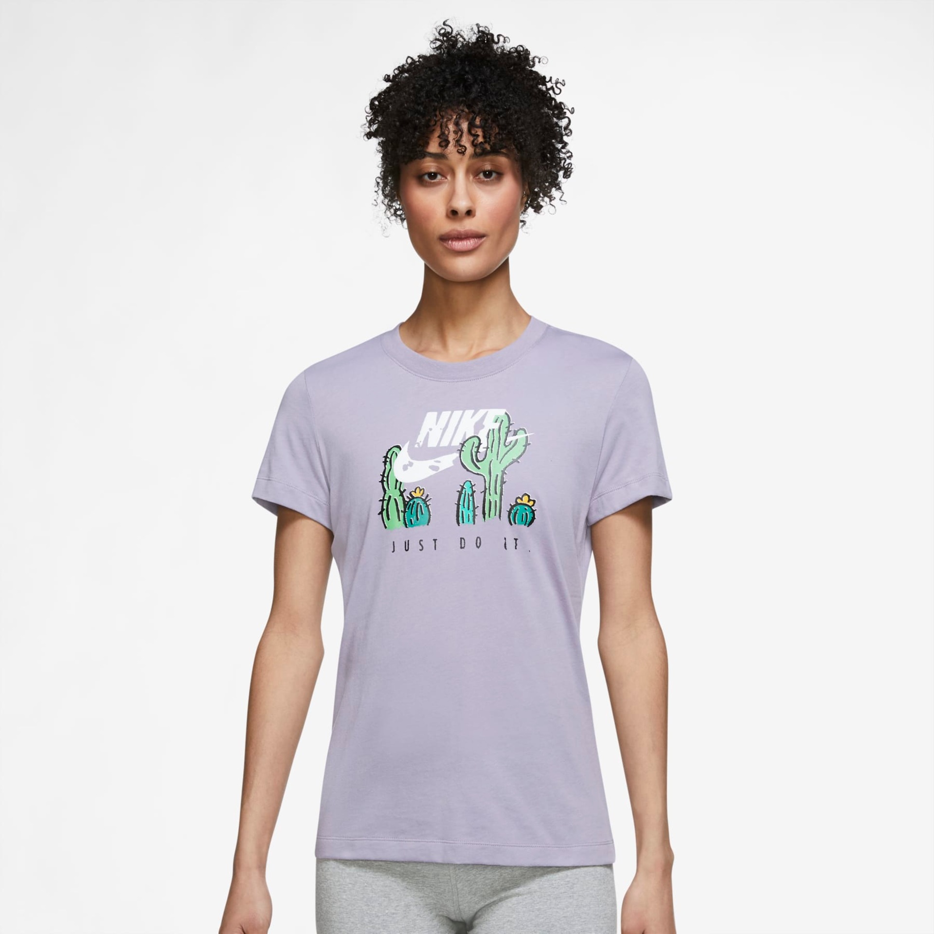 Camiseta Nike Sportswear Feminina - Foto 1