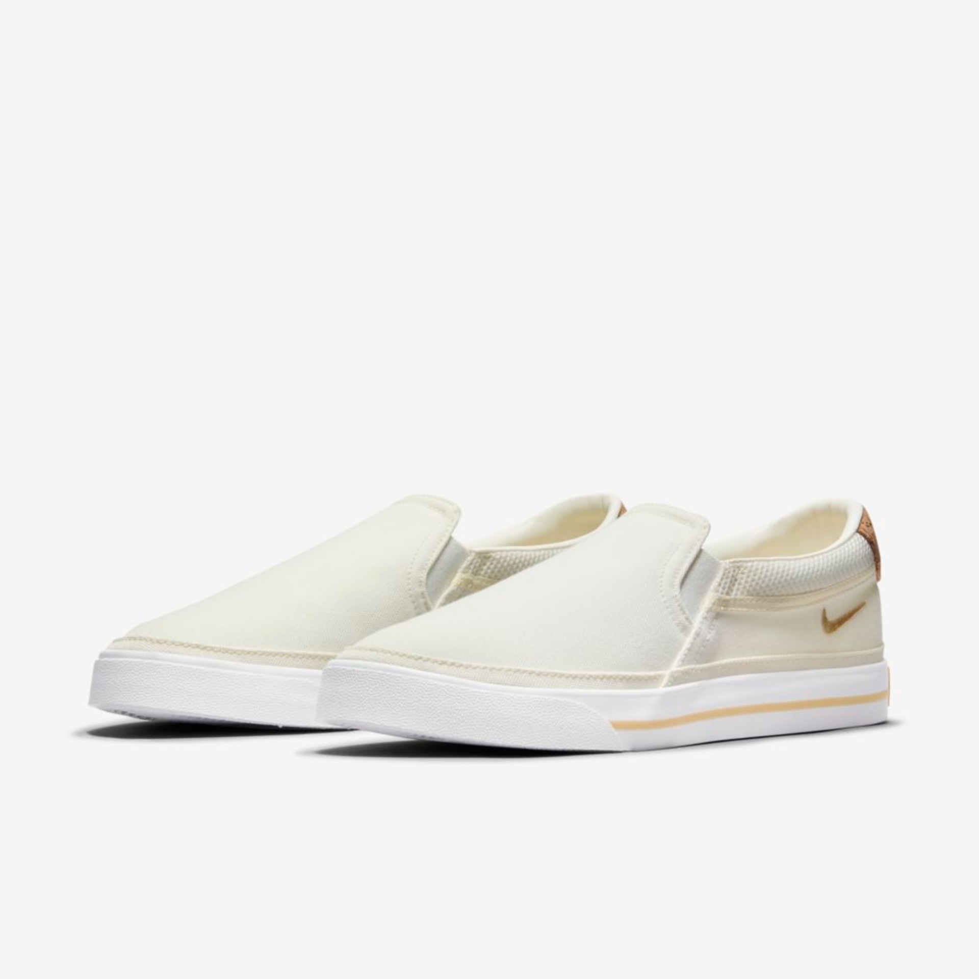 Tênis Nike Court Legacy Slip-on Feminino - Foto 5