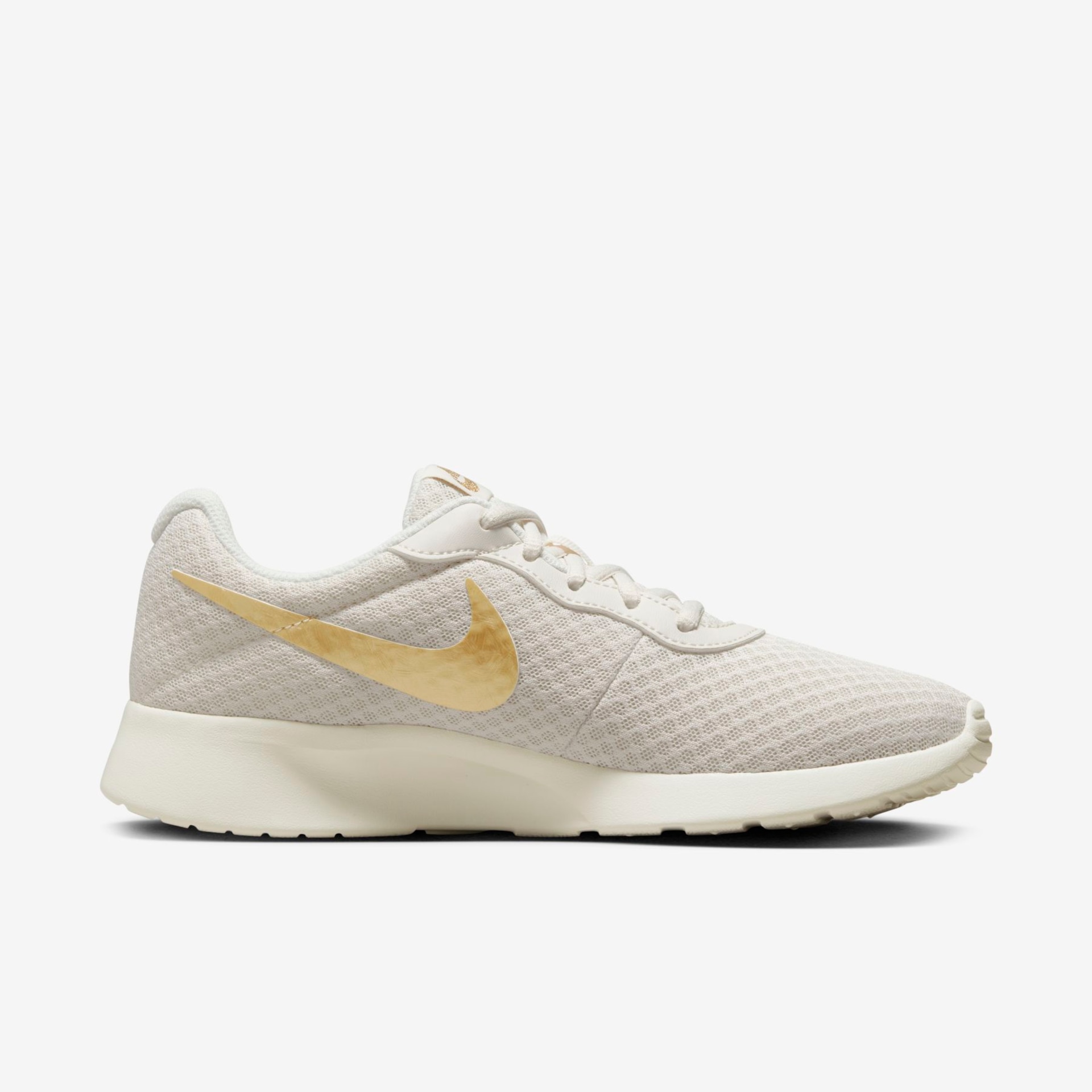 Tênis Nike Tanjun Feminino - Foto 3