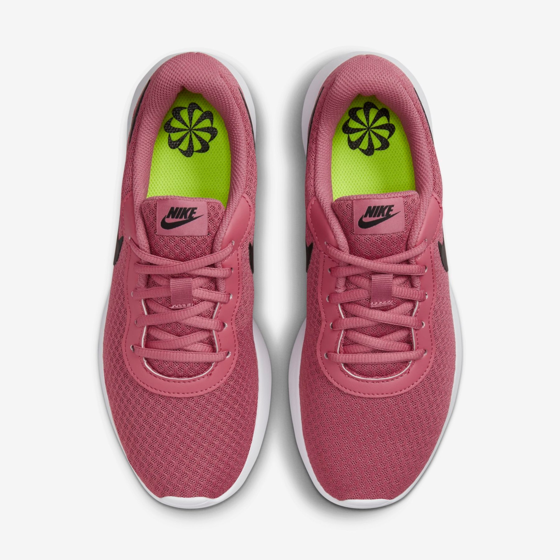 Tênis Nike Tanjun Feminino - Foto 4