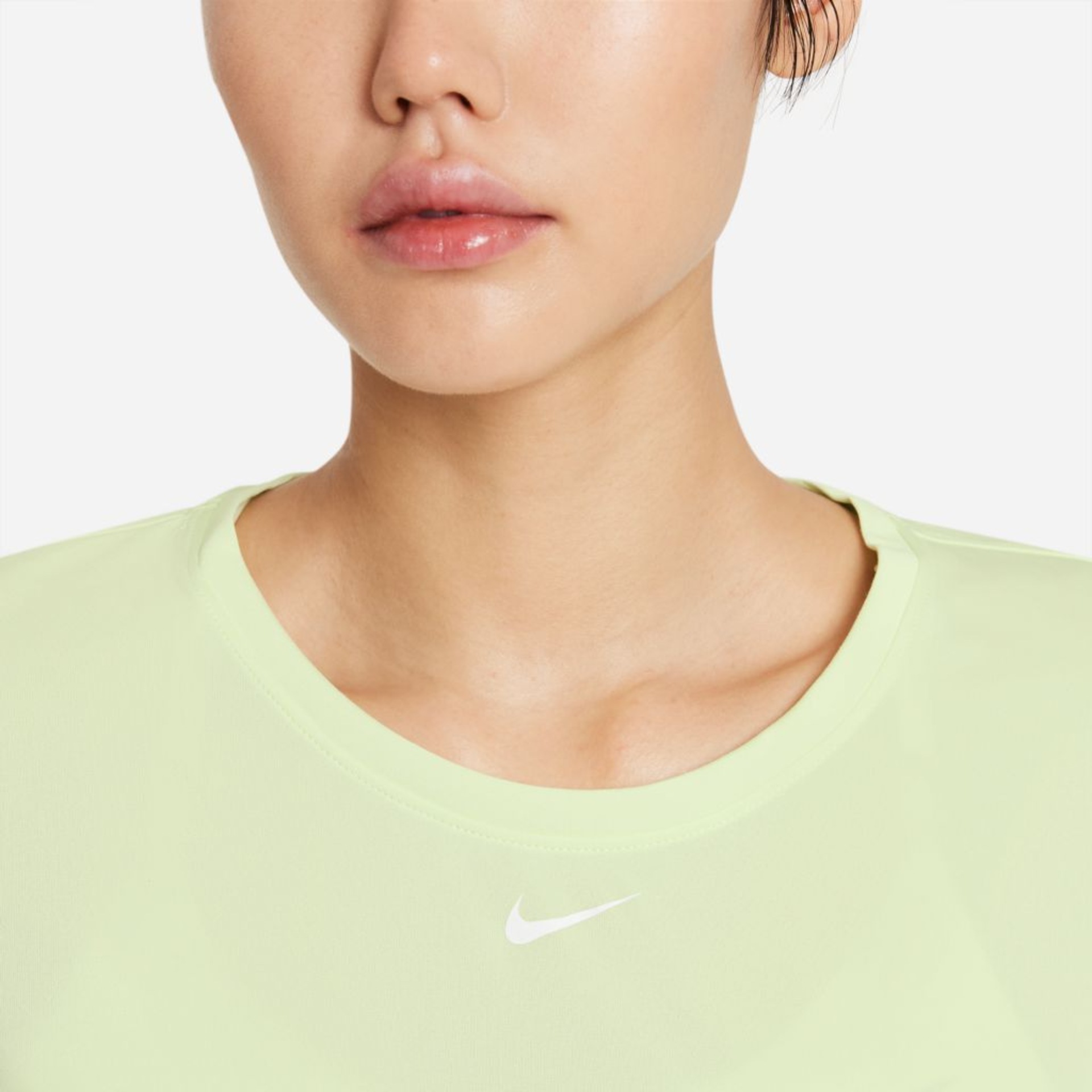 Plus Size - Camiseta Nike Dri-FIT One Feminina - Foto 4