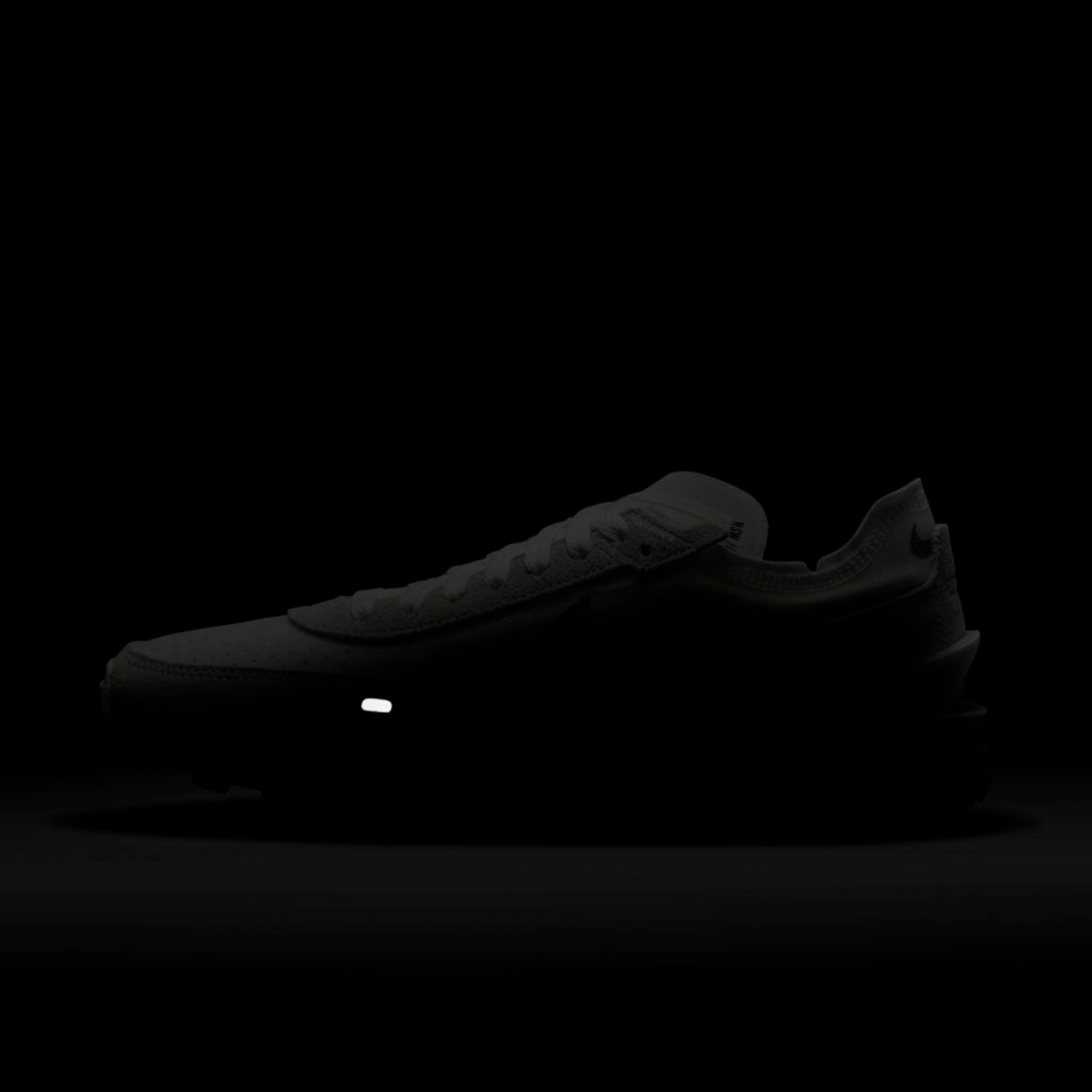 Tênis Nike Sportswear Waffle One SE Feminino - Foto 9