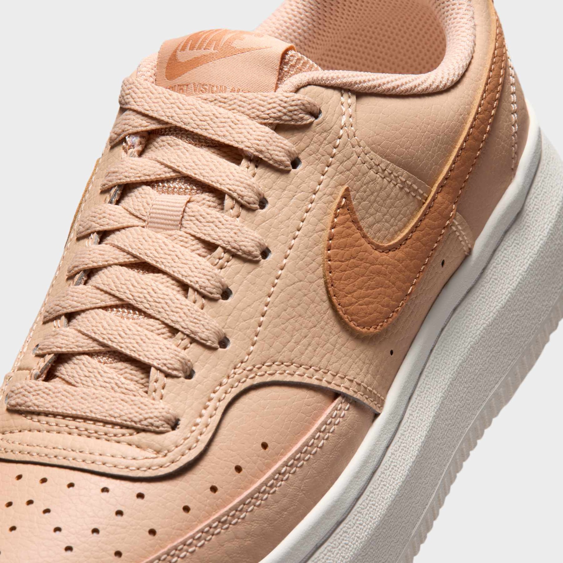 Tênis Nike Court Vision Alta Feminino - Foto 7
