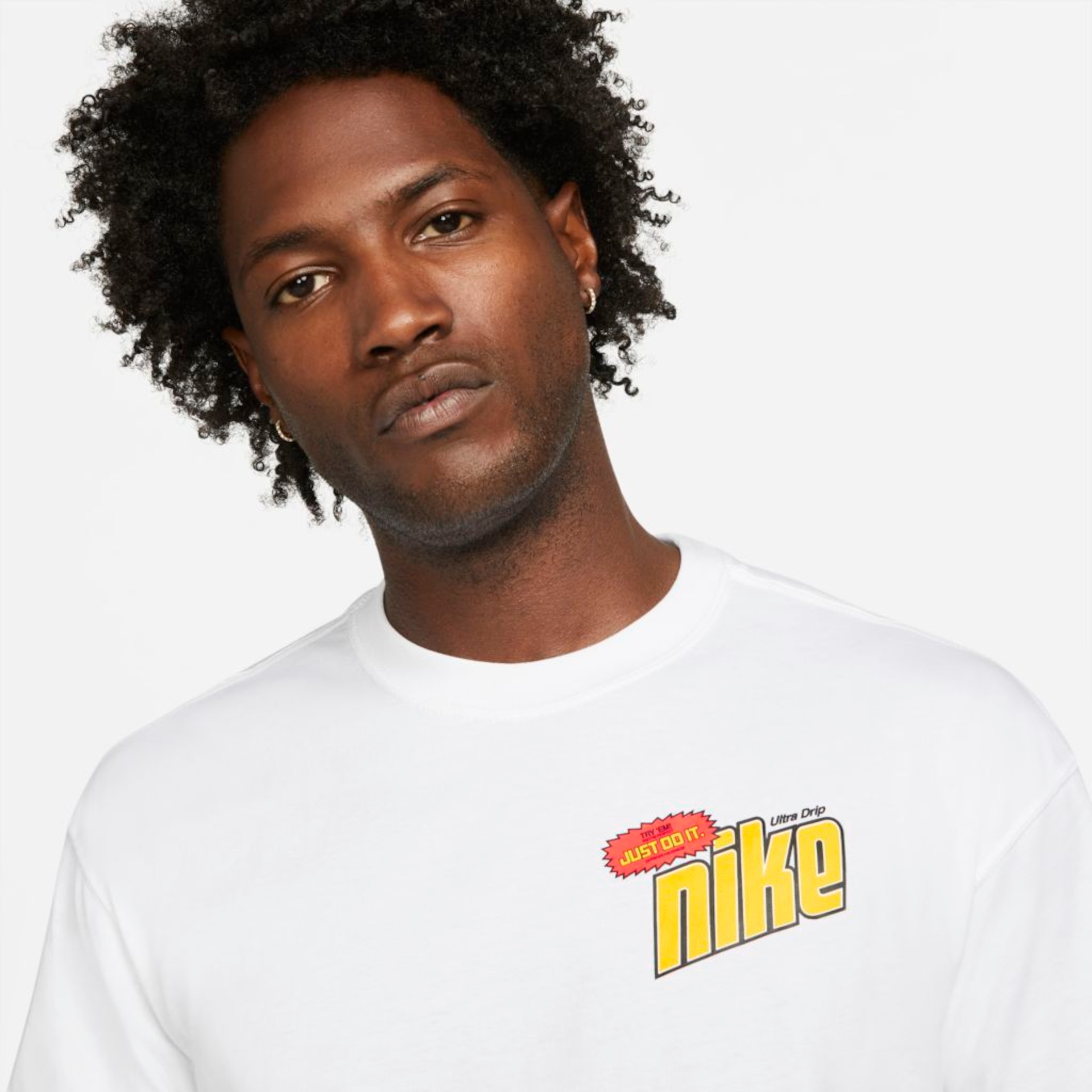 Camiseta Nike Sportswear Masculina - Foto 3
