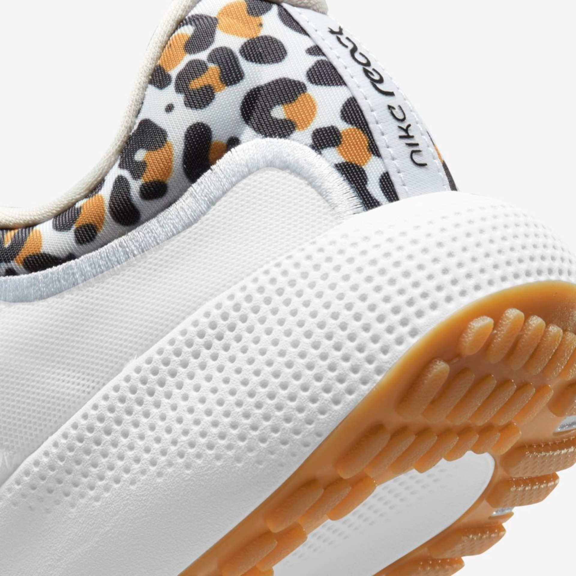 tenis nike react escape