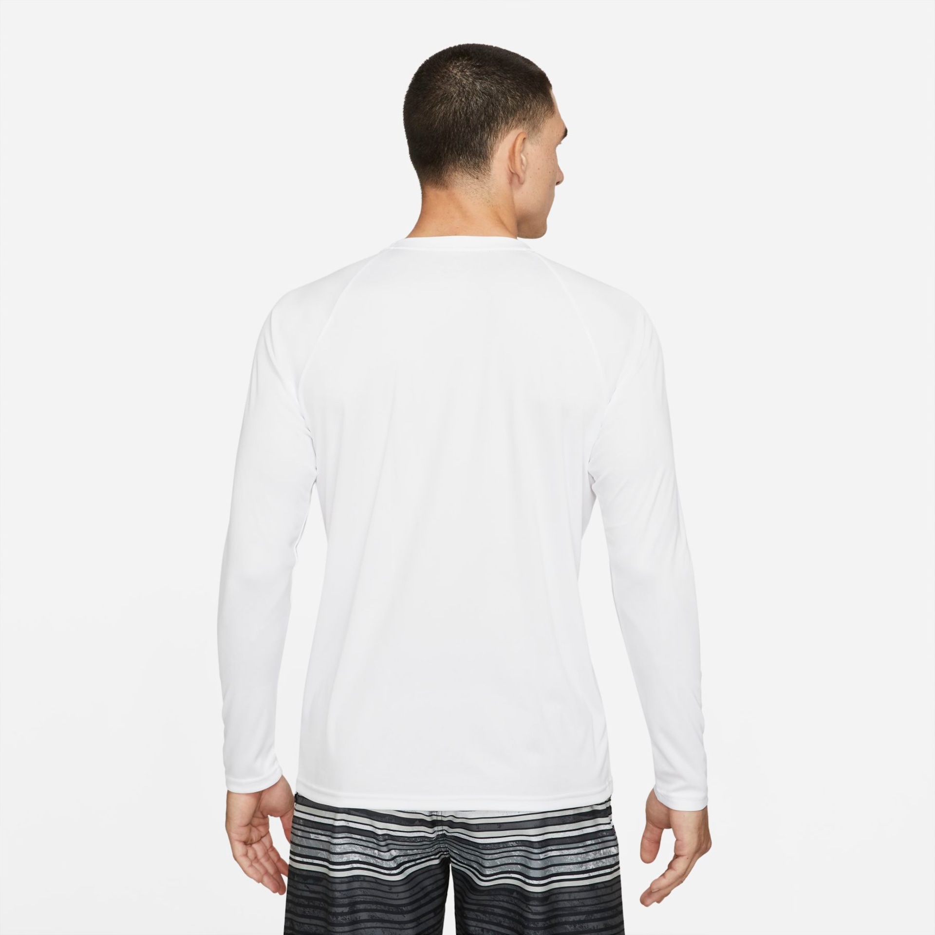 Camiseta Nike Hydroguard Essential UV Masculina - Foto 2