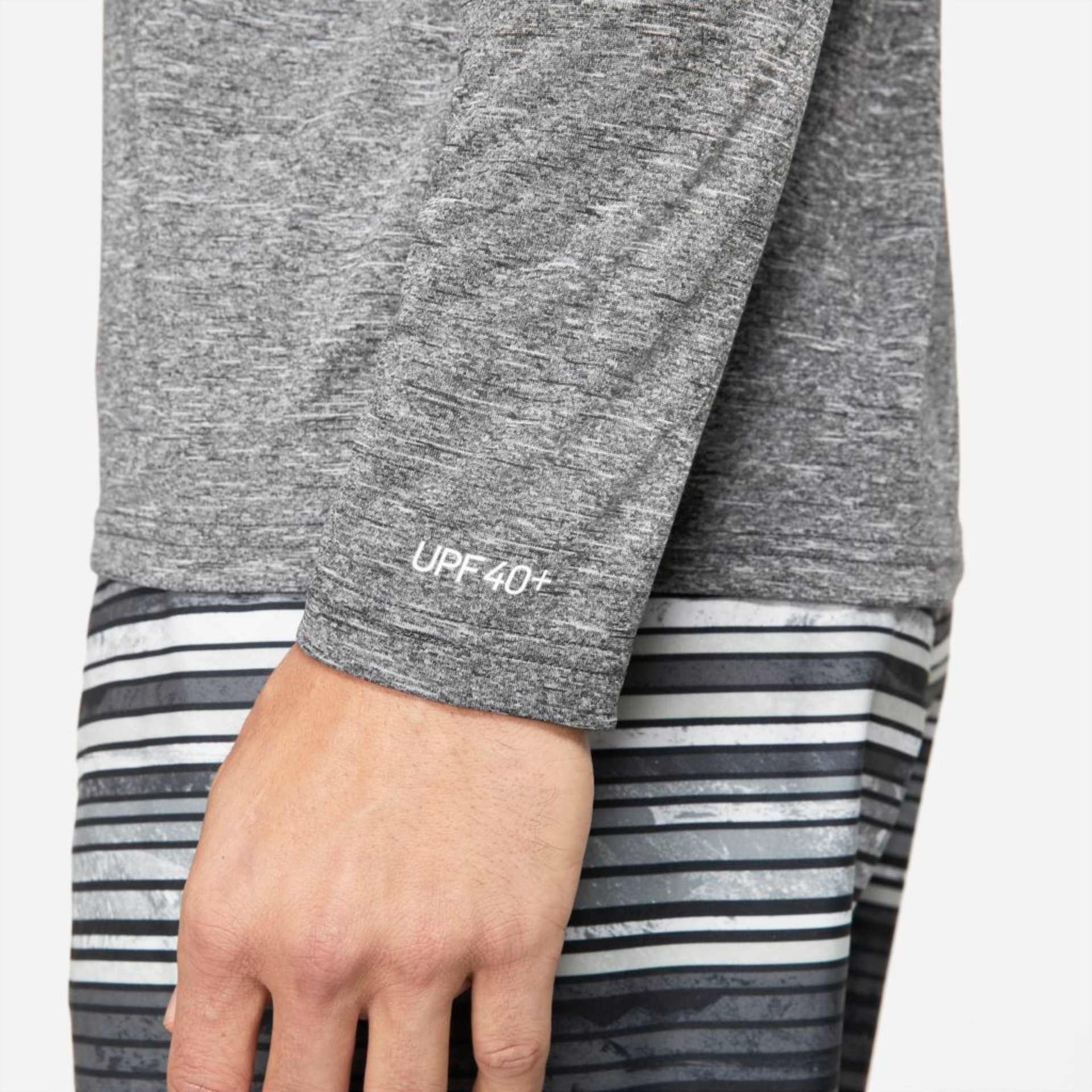 Camiseta Nike Hydroguard Heather UV Masculina - Foto 5