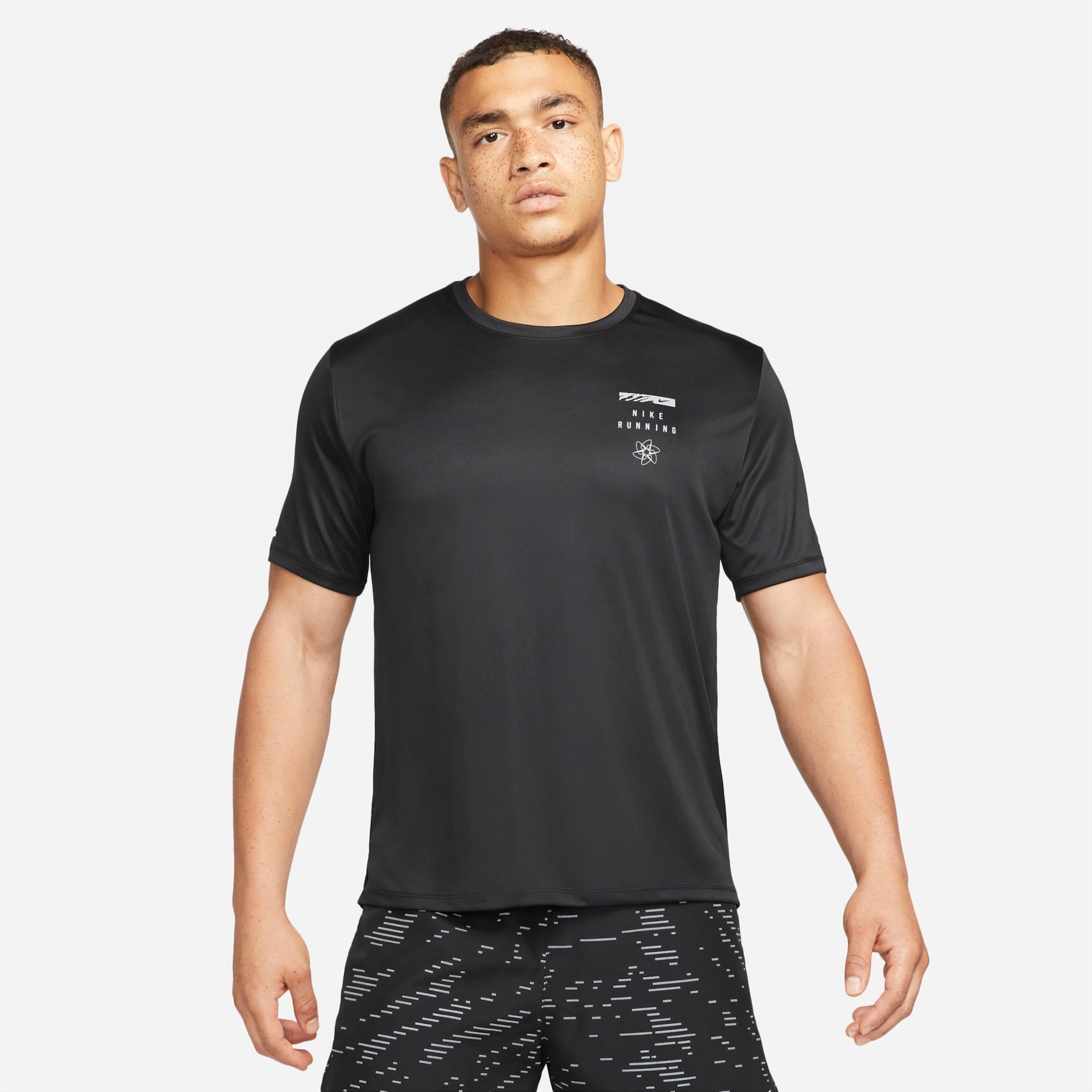 Imagem principal de Camiseta Nike Dri-FIT UV Run Division Miler Masculina