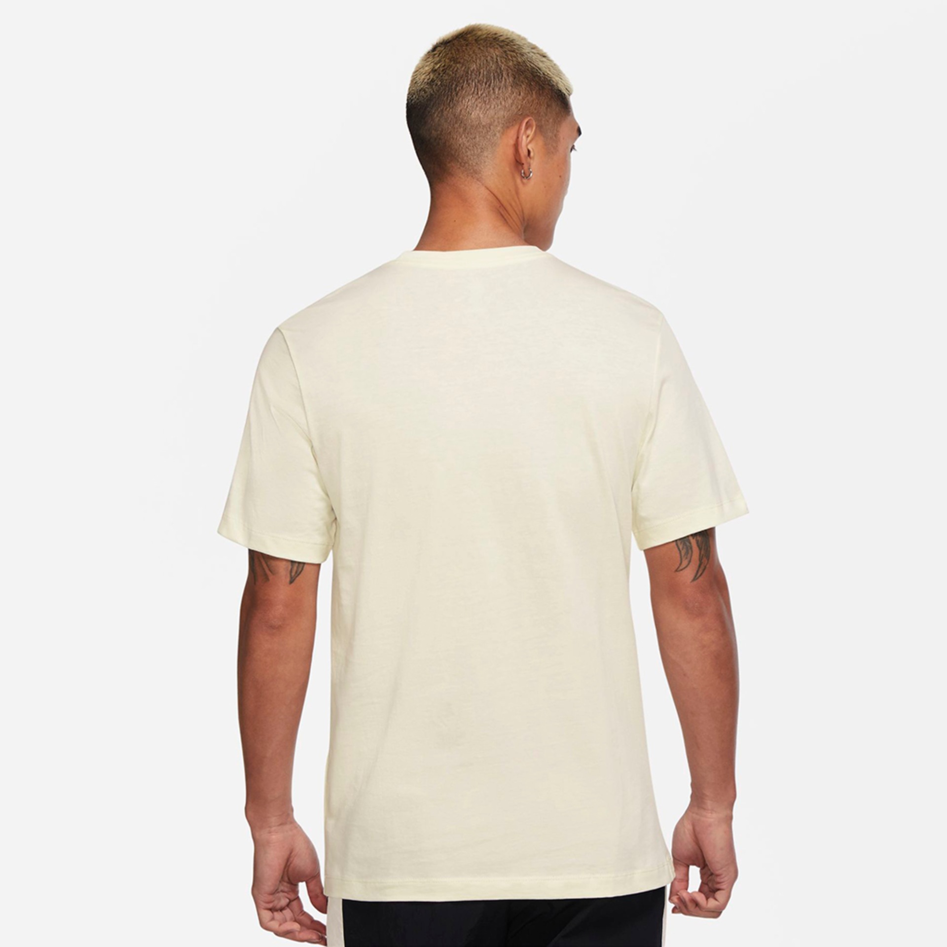 Camiseta Nike Sportswear Masculina - Foto 2