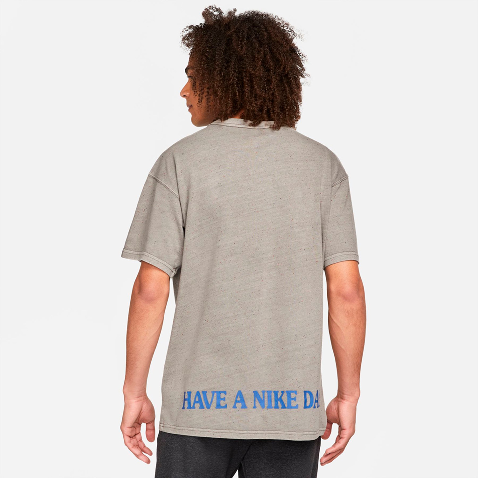 Camiseta Nike Sportswear Masculina - Foto 2